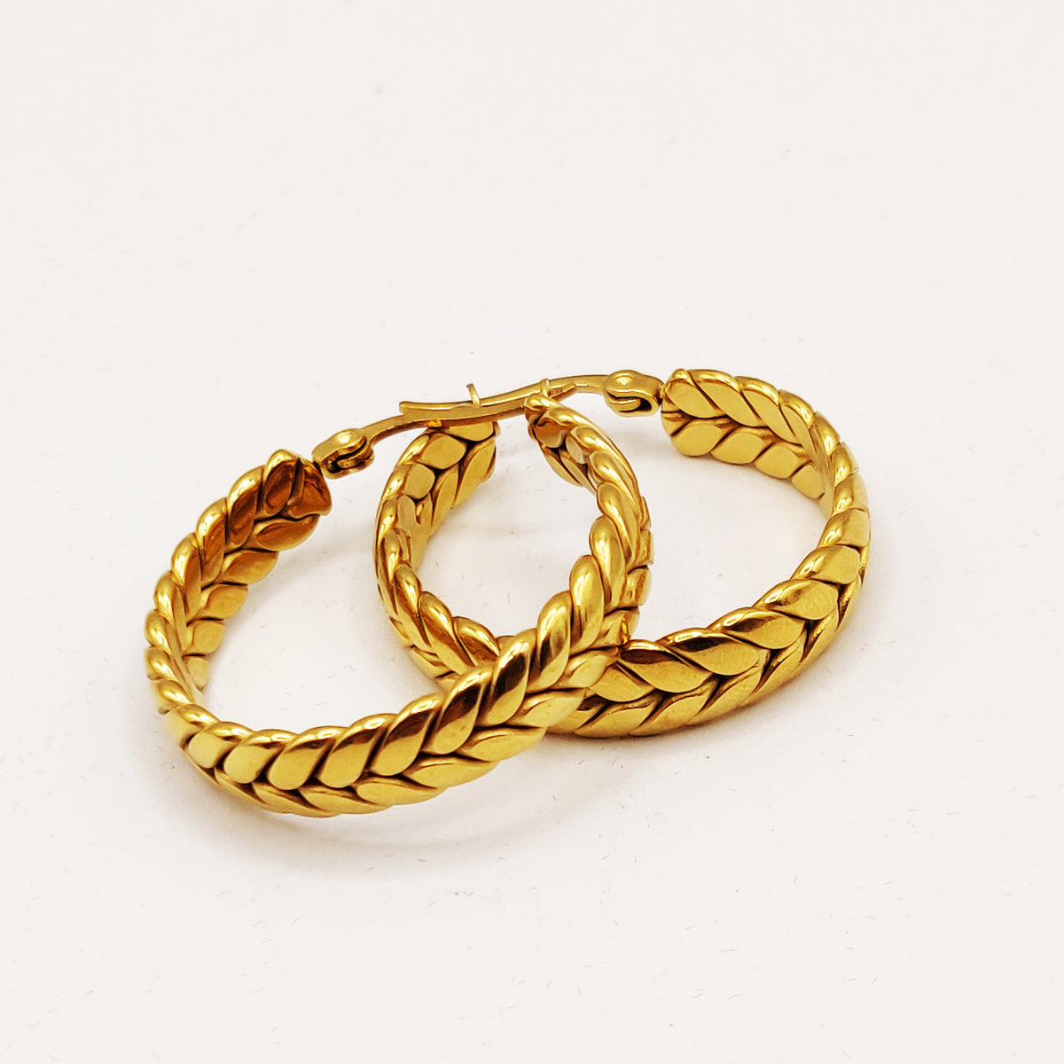 BOUCLES D'OREILLES EN OR JAUNE 18 carat BOUCLES D'OREILLES EN OR JAUNE 18 carat
