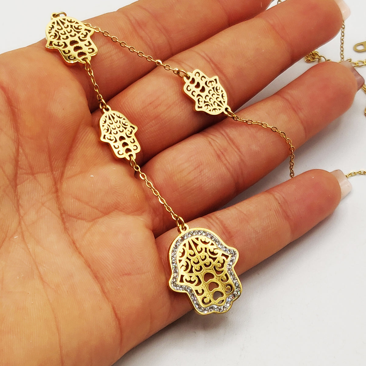 Collier Double Main de Fatma Dorée – Élégance Mystique & Raffinement