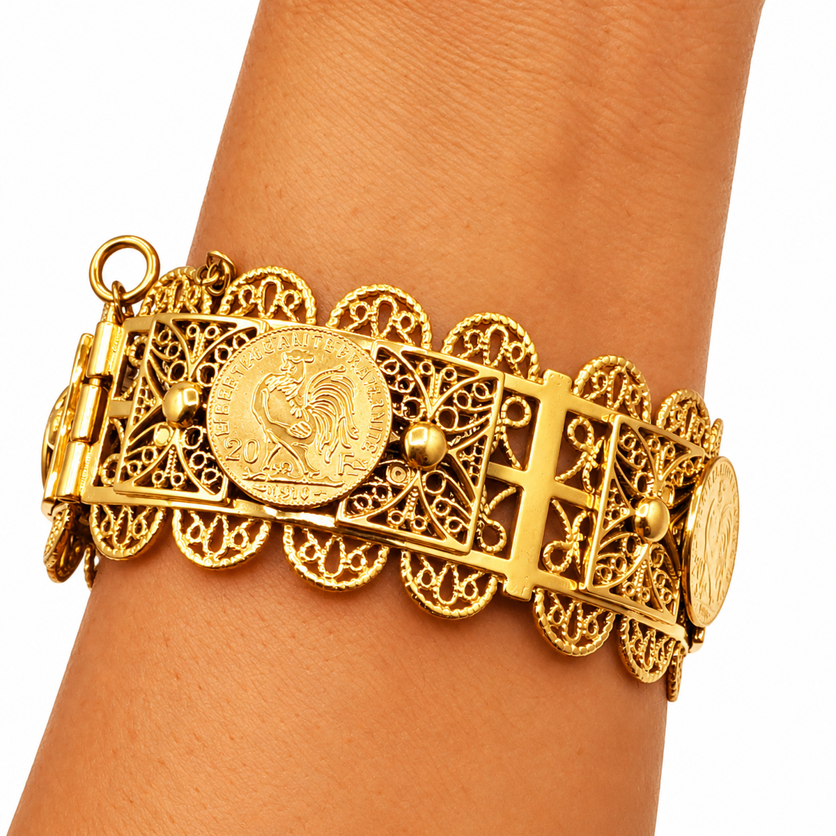 Bracelet Motifs Orientaux Louise Coq Fermoir à Épingle Luxe