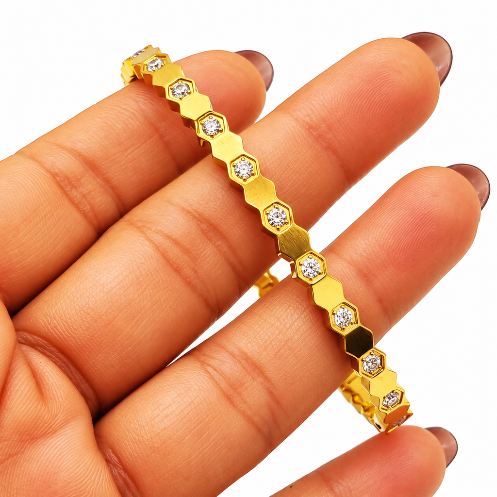 Bracelet Rigide Hexagones Dorés et Cristaux Luxe