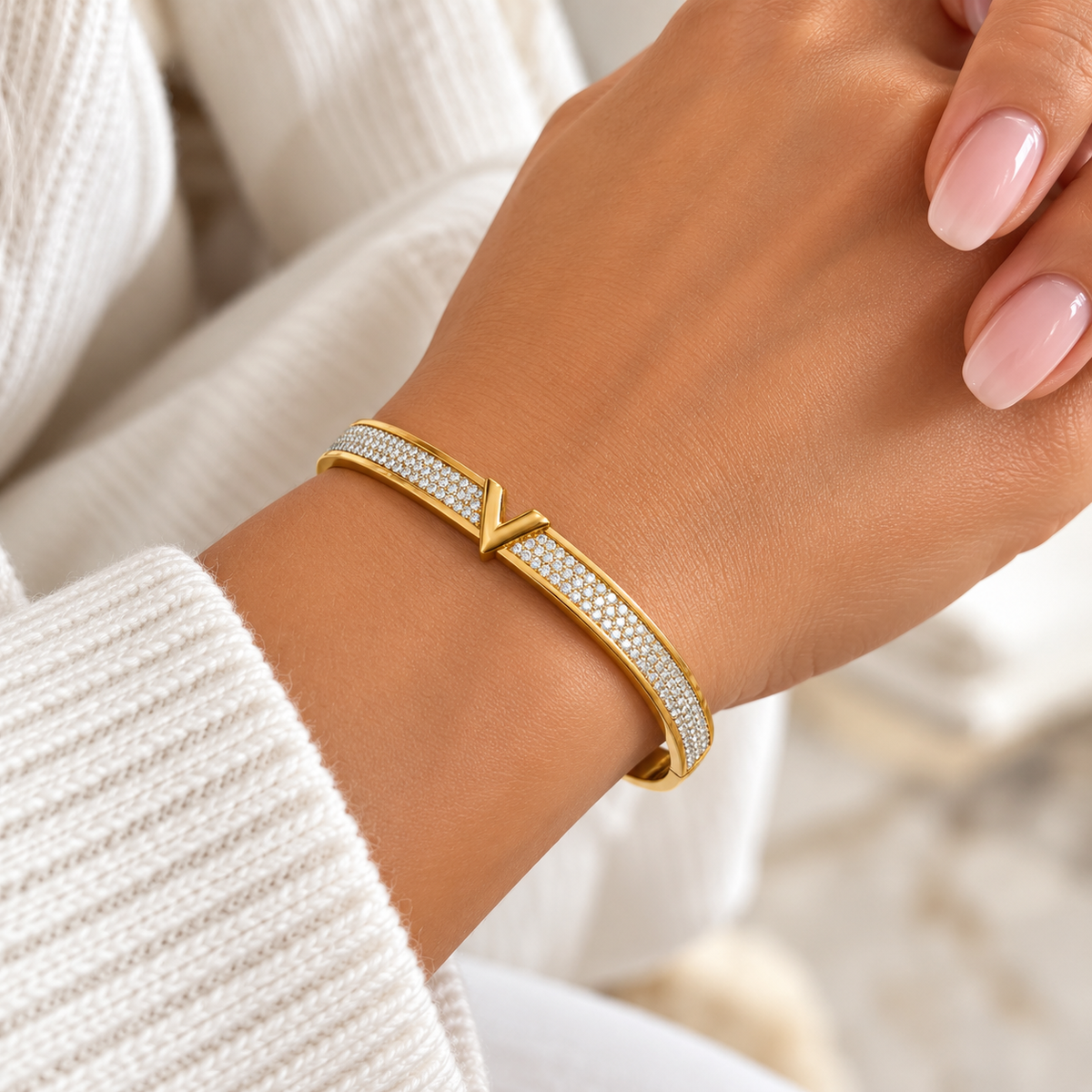Bracelet Rigide V Ligne Cristaux Luxe