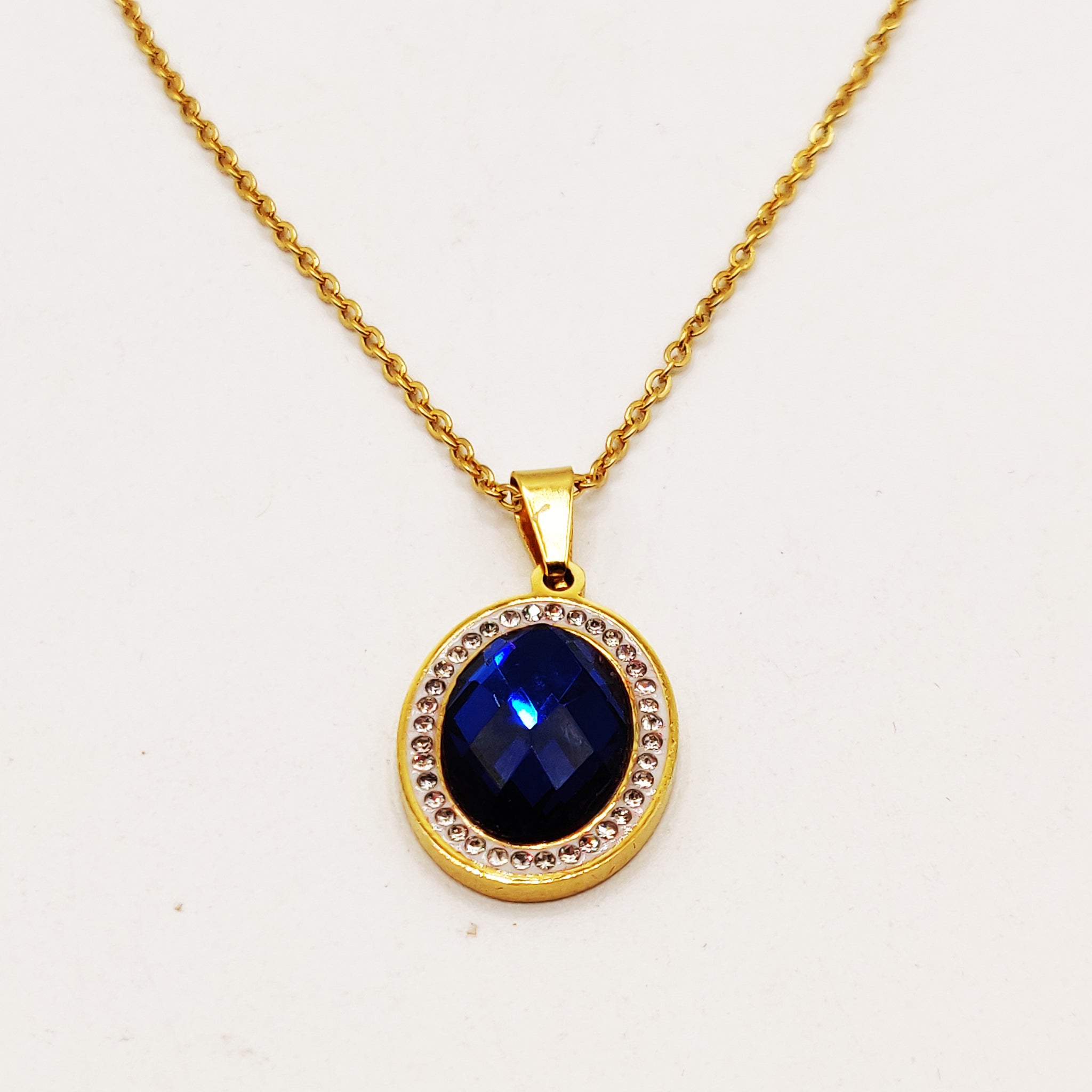 Collier Cristal Ovale Bleu Tour Cristaux