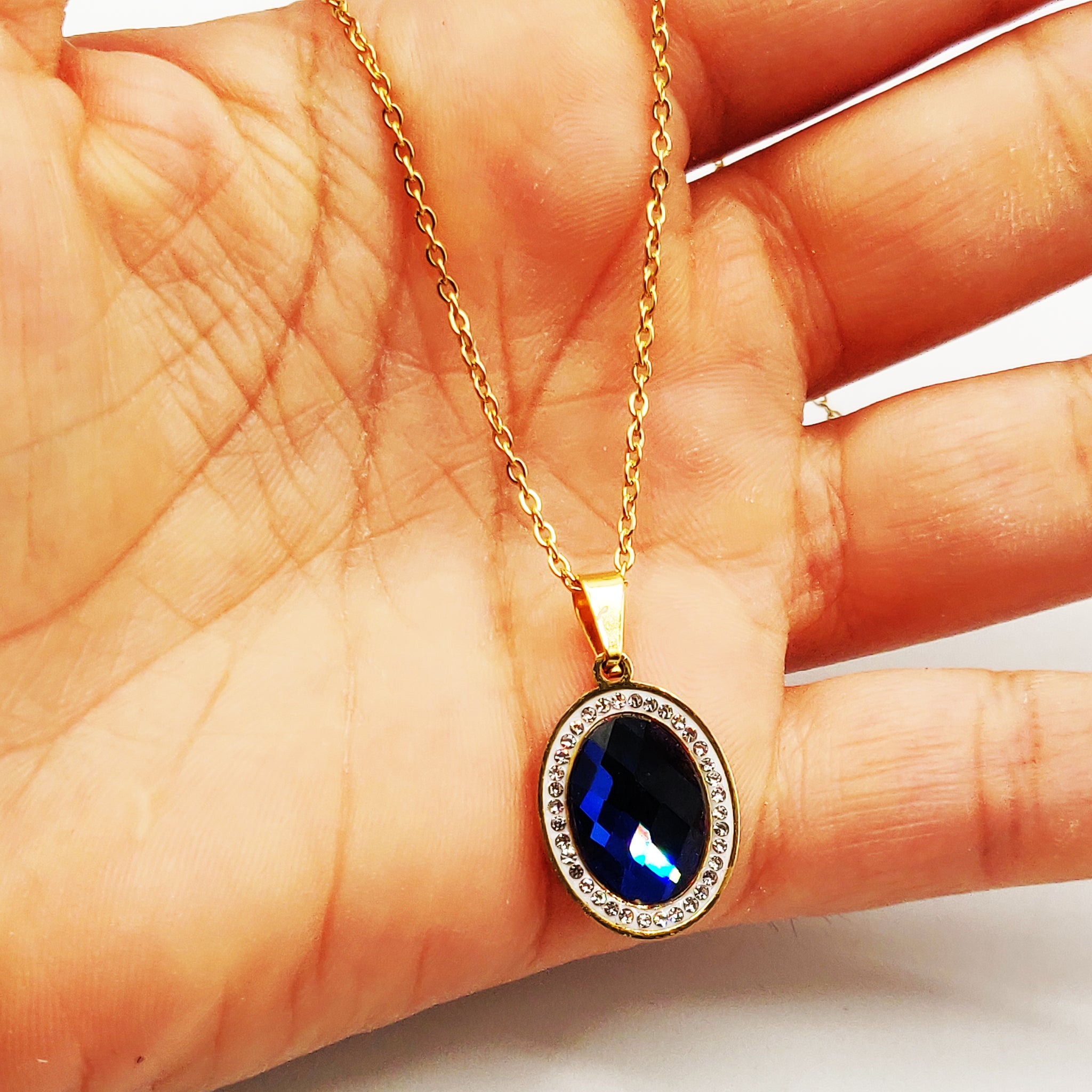 Collier Cristal Ovale Bleu Tour Cristaux
