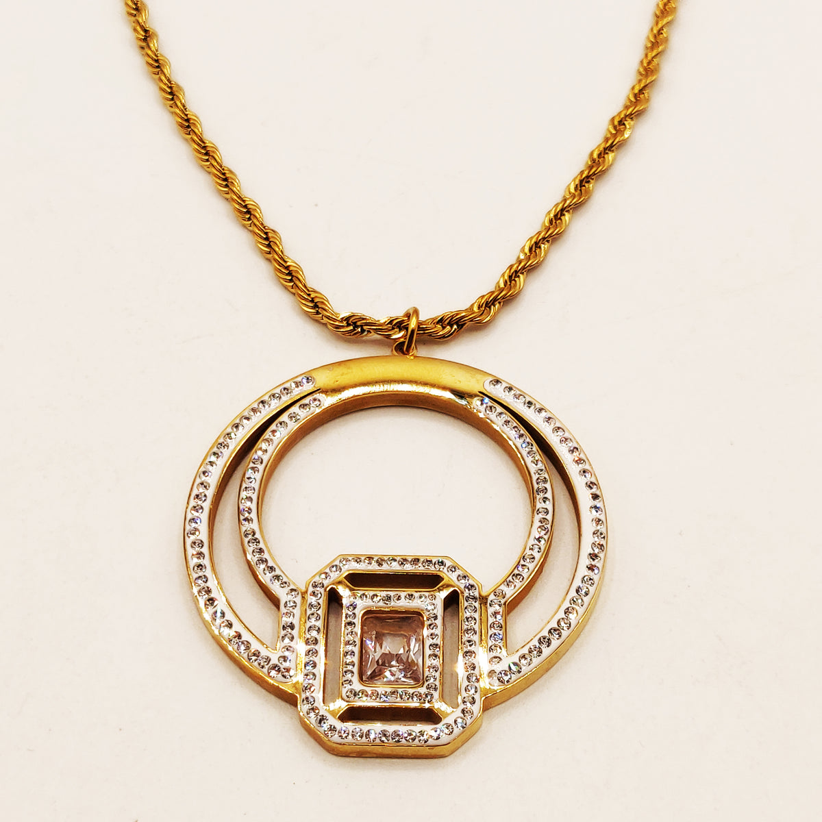 Collier Torsade Multi Lignes Grand Pendentif Cercle Cristal Carré Luxe