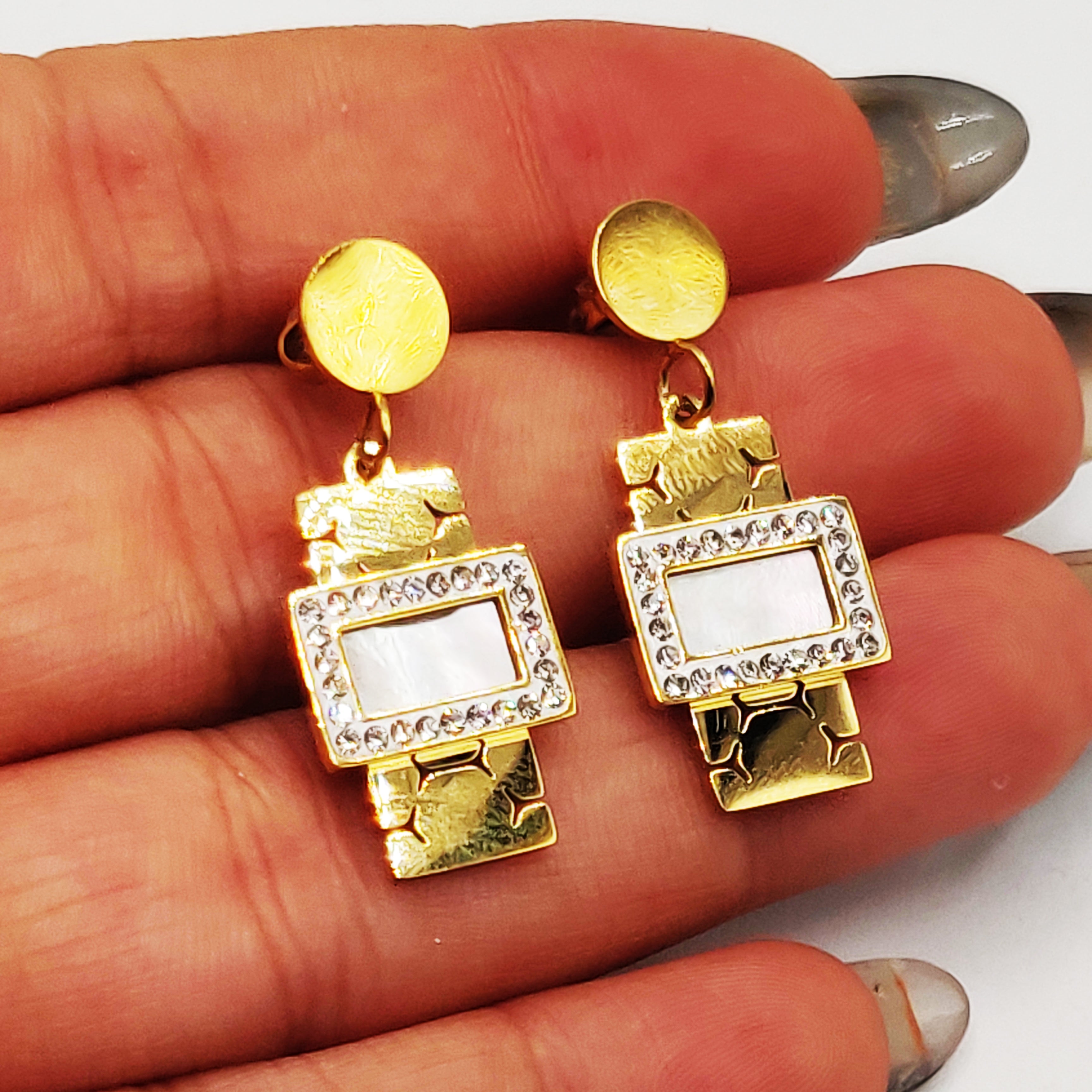 Boucles d'oreilles Tresse Resserrée Rectangle Blanc Nacré Tour Cristaux Luxe