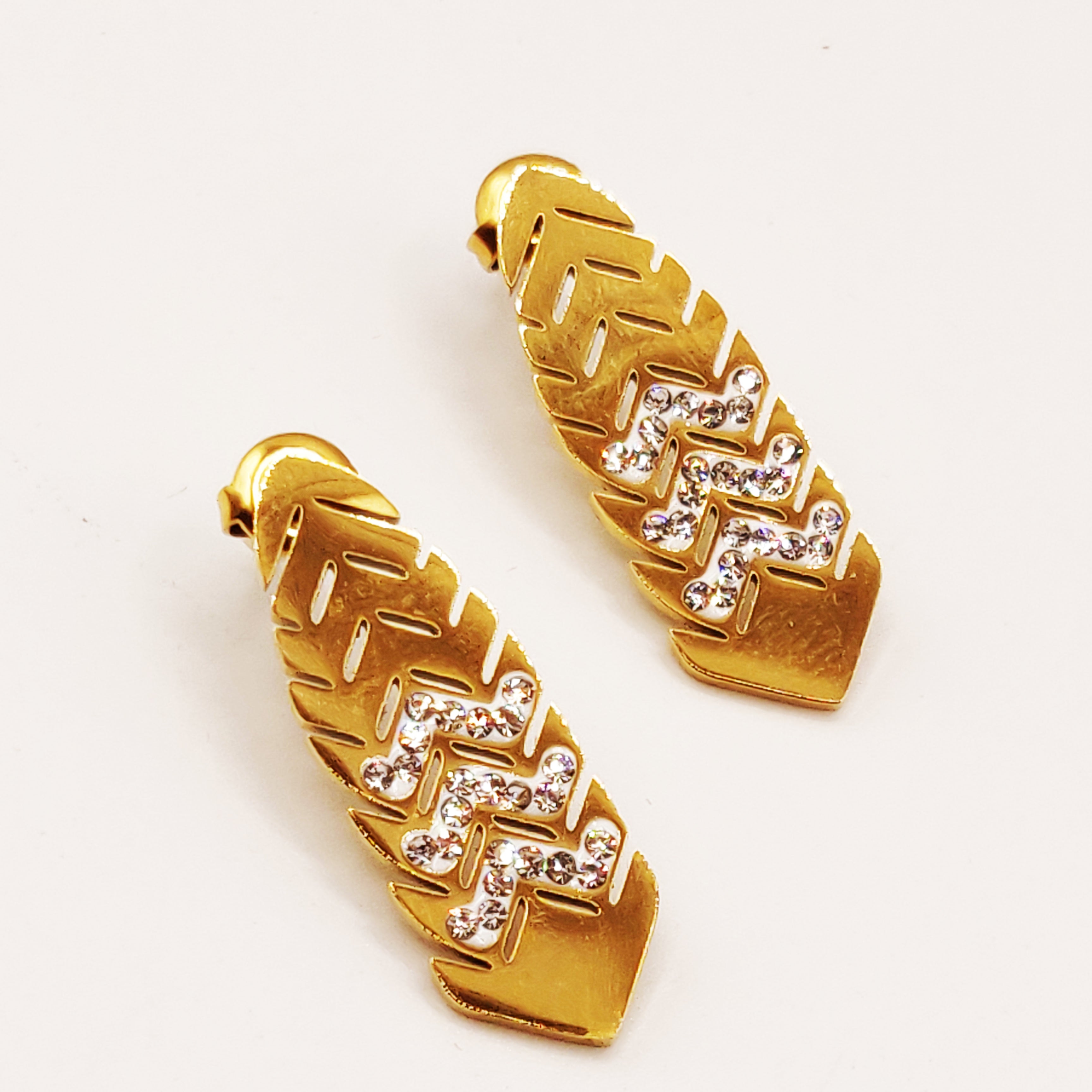 Boucles d'oreilles Maille Large Pendentifs Double Flèches Luxe