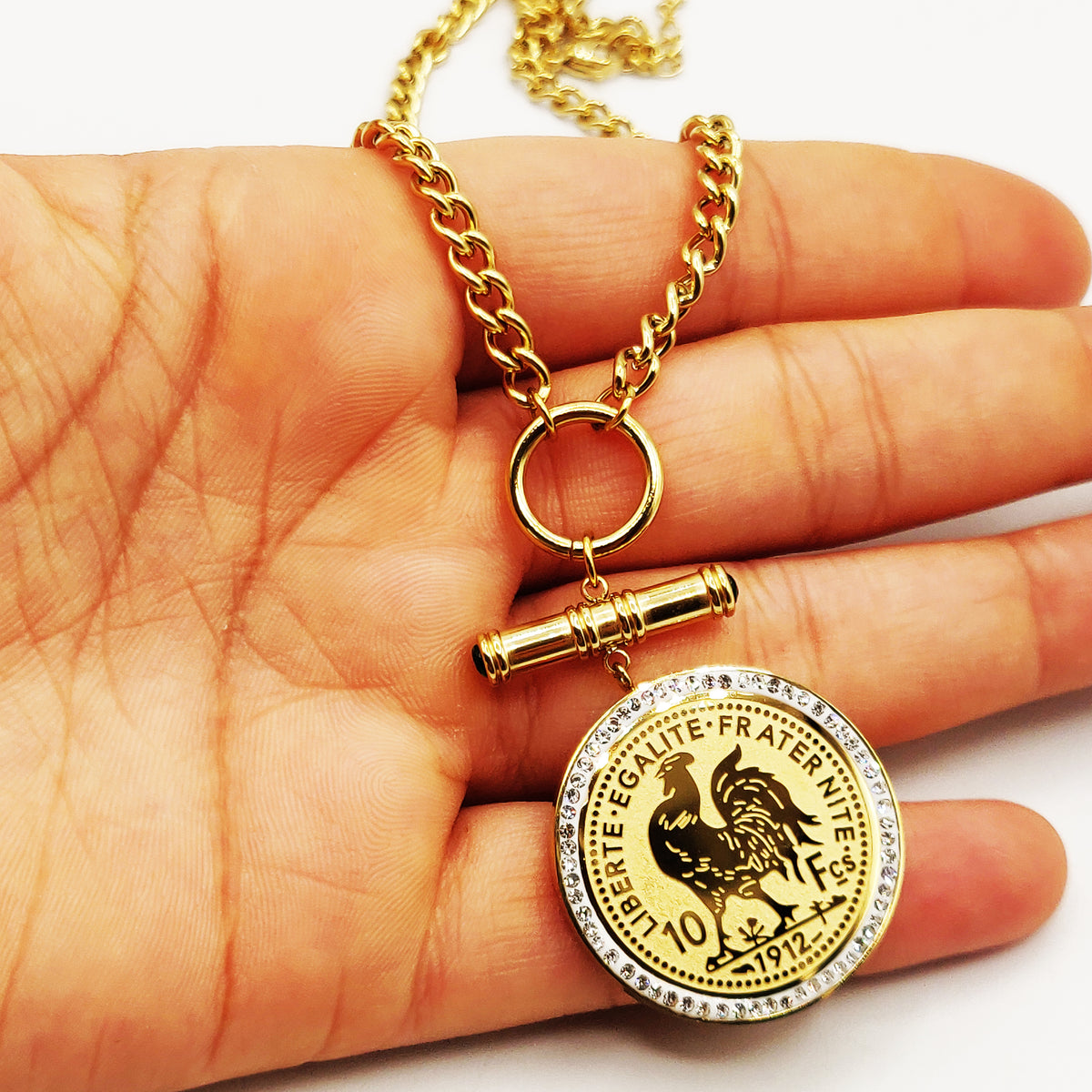 Collier Tresse Grand Pendentif Louise Coq Luxe et Pierres Vertes