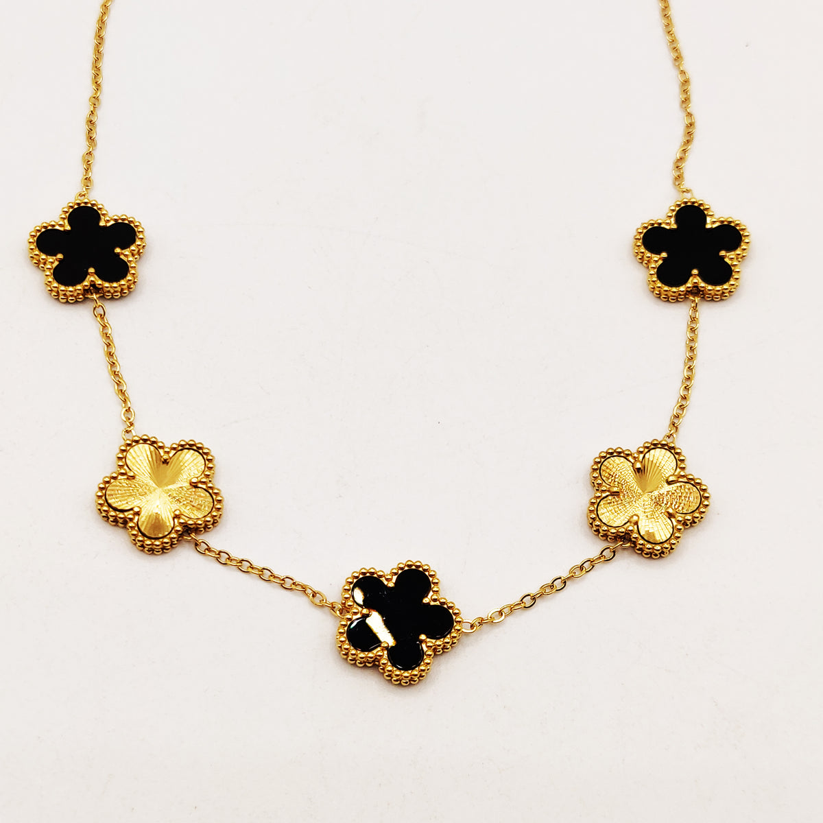 Collier Marguerites Dorées et Noires Tour Perles d'imitation Luxe