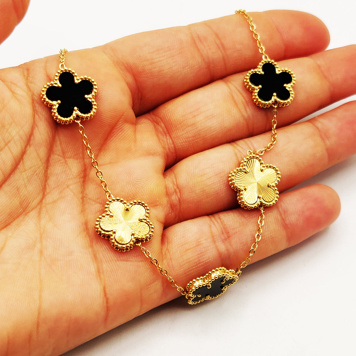 Collier Marguerites Dorées et Noires Tour Perles d'imitation Luxe