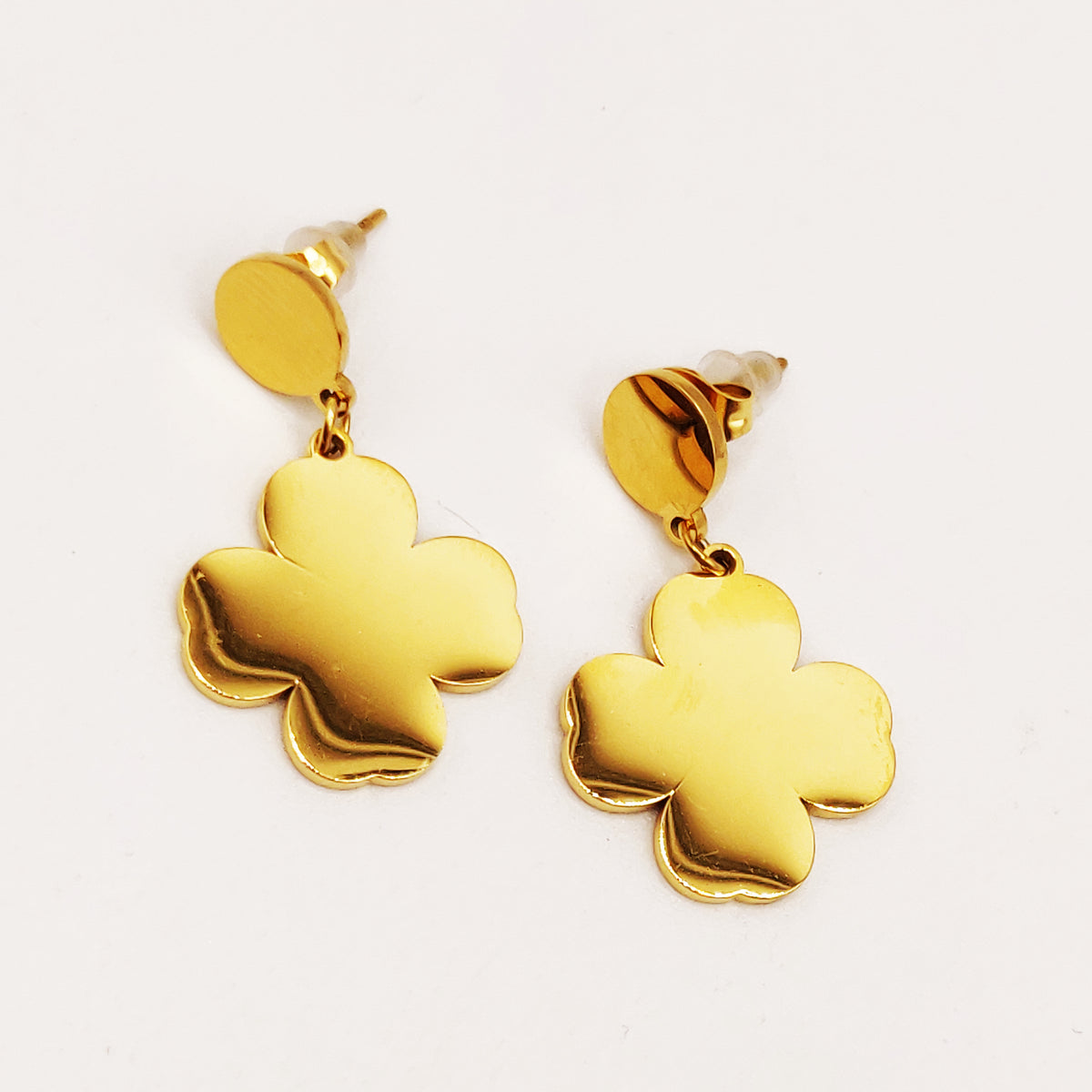 Boucles d'oreilles Chaîne Multi Trèfles Creux et Dorés