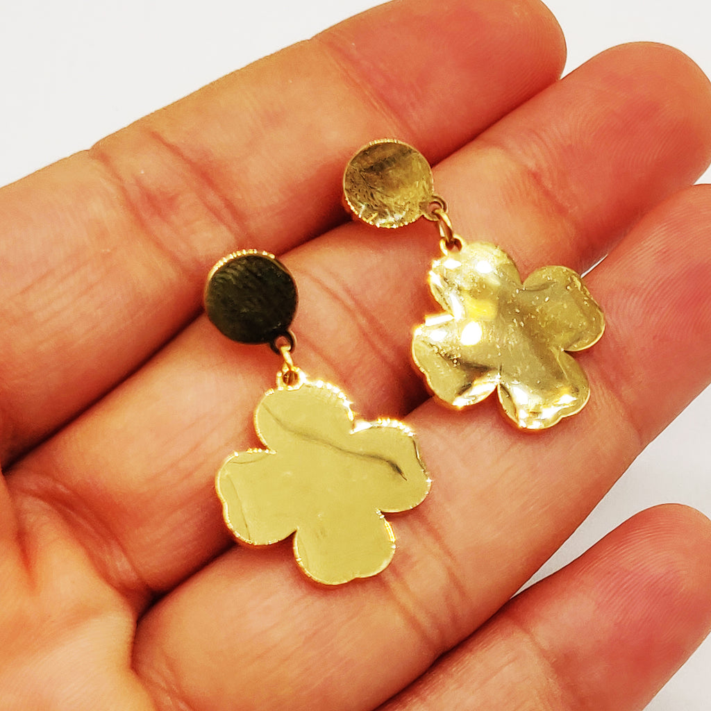 Boucles d'oreilles Chaîne Multi Trèfles Creux et Dorés