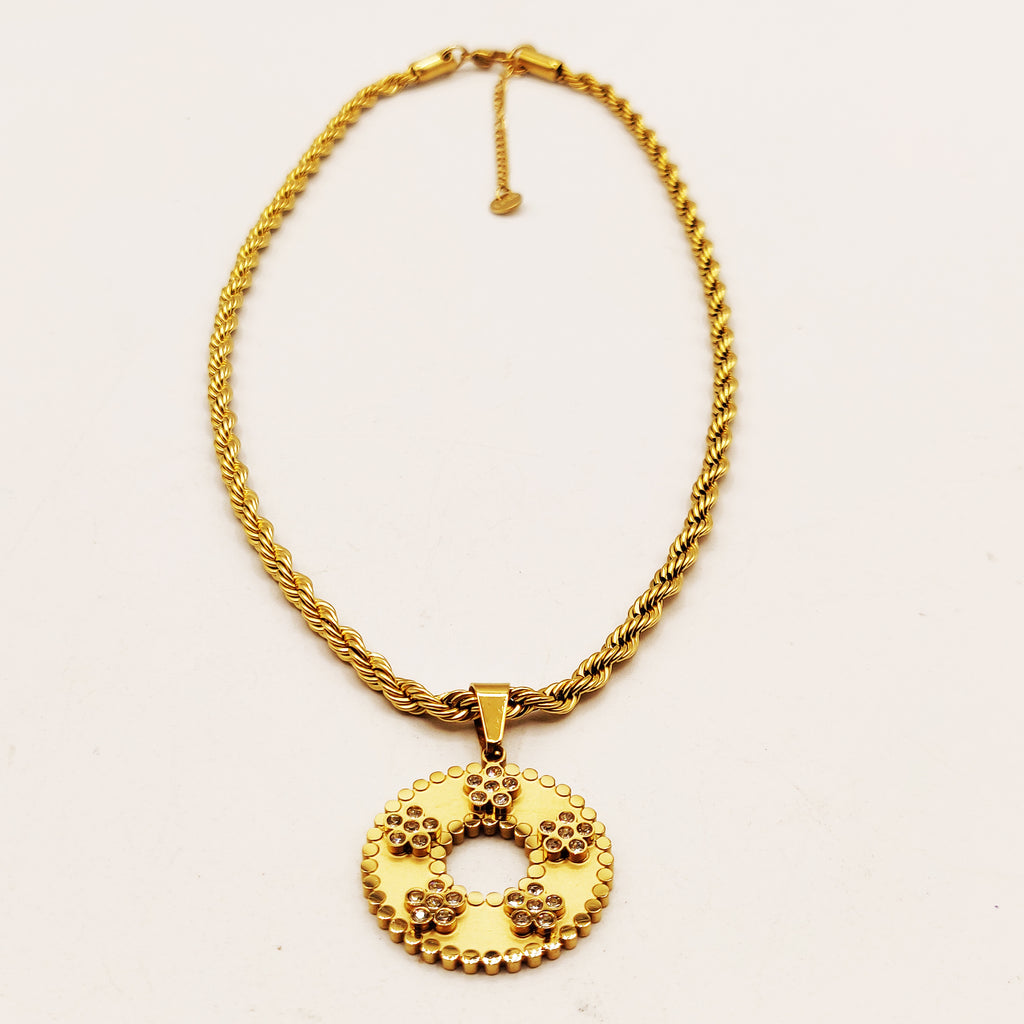Collier Torsade Multi Lignes Cercle Multi Marguerites Cristaux Luxe