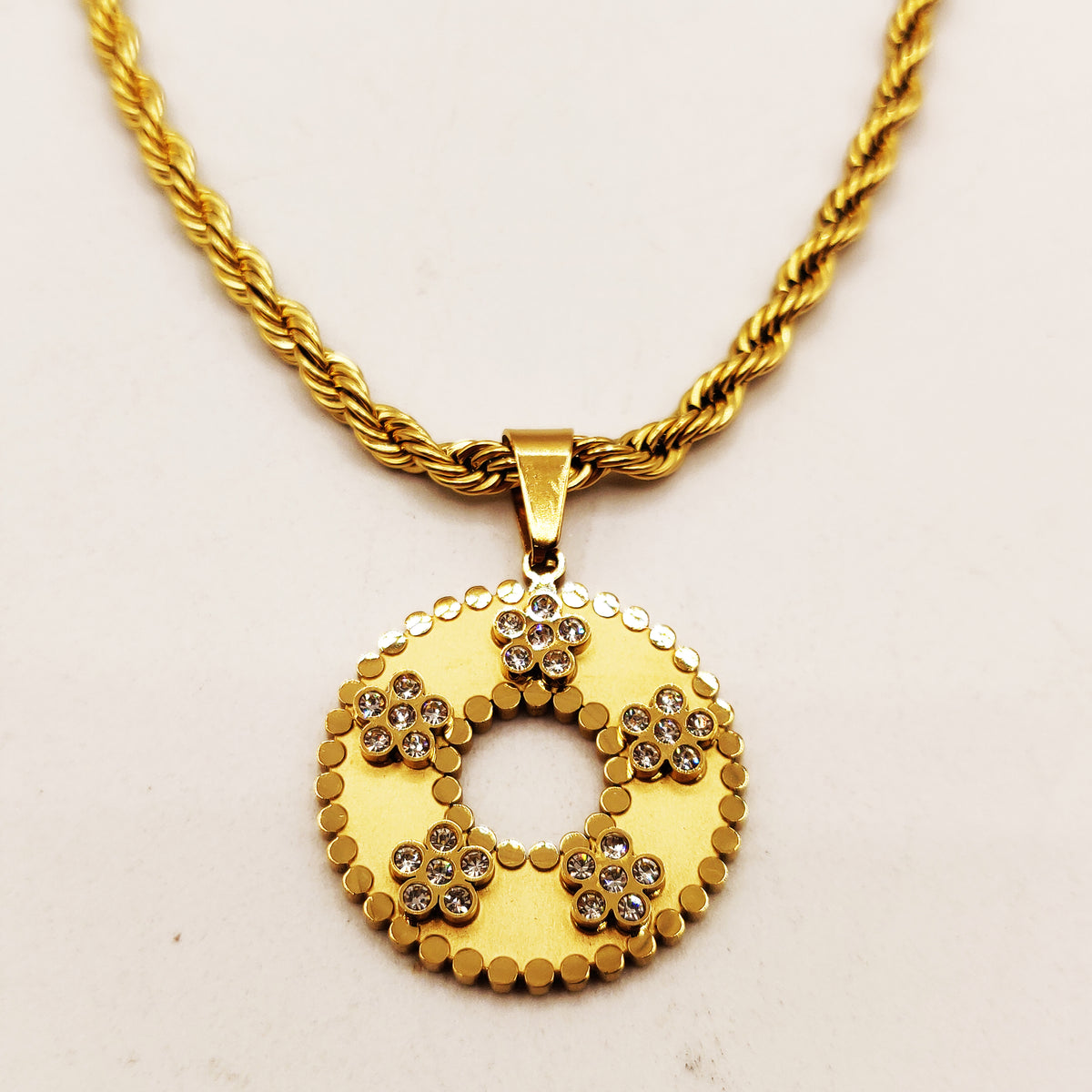 Collier Torsade Multi Lignes Cercle Multi Marguerites Cristaux Luxe
