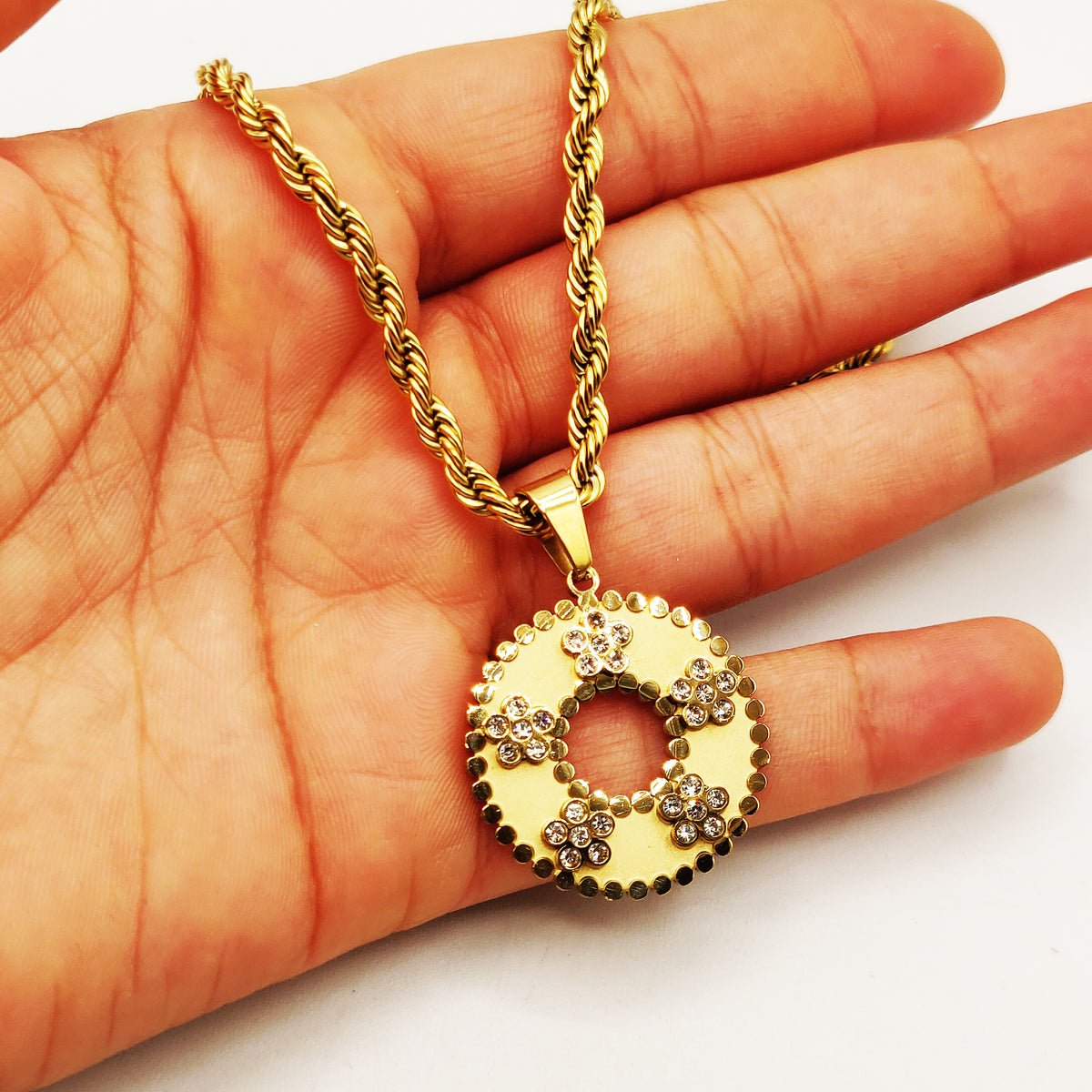 Collier Torsade Multi Lignes Cercle Multi Marguerites Cristaux Luxe