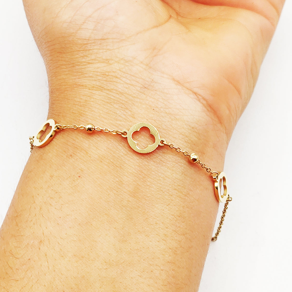 Bracelet Multi Trèfles Creux et Perles d'imitation Dorées