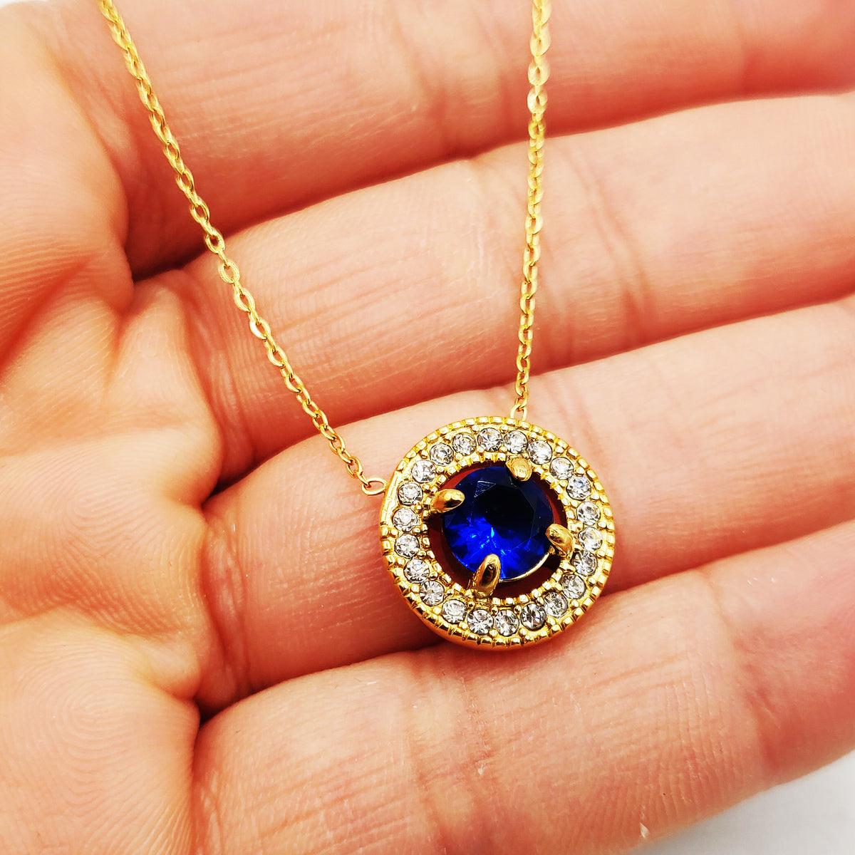 Collier Cercle Cristal Bleu Tour Cristaux