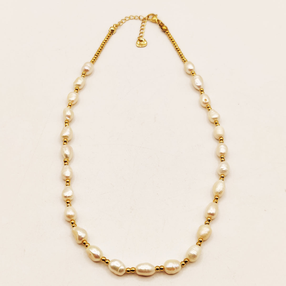 Collier Multi Perles d'imitation Blanches et Double Perles d'imitation Dorées
