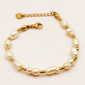 Bracelet Multi Perles d'imitation Blanches et Double Perles d'imitation Dorées