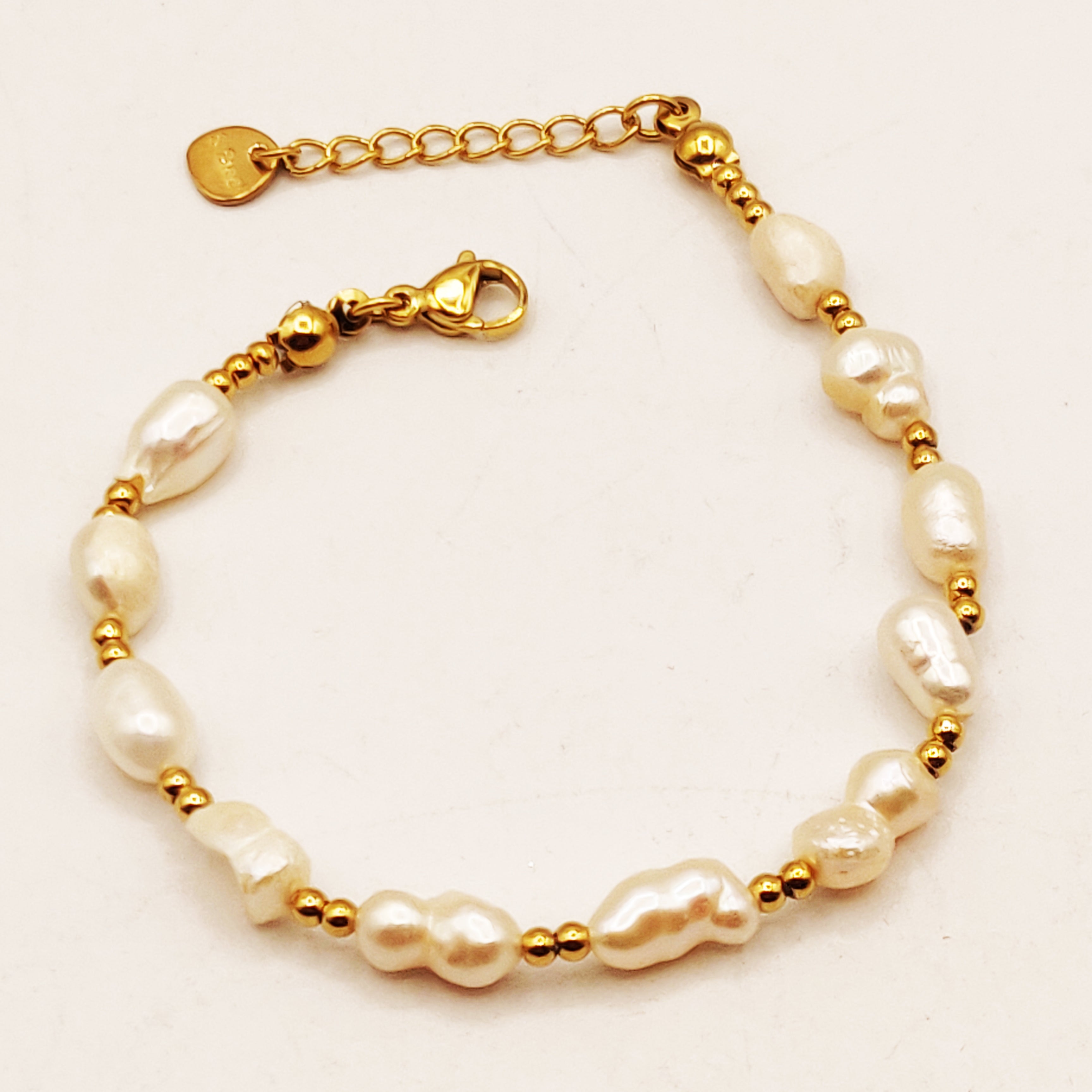 Bracelet Multi Perles d'imitation Blanches et Double Perles d'imitation Dorées