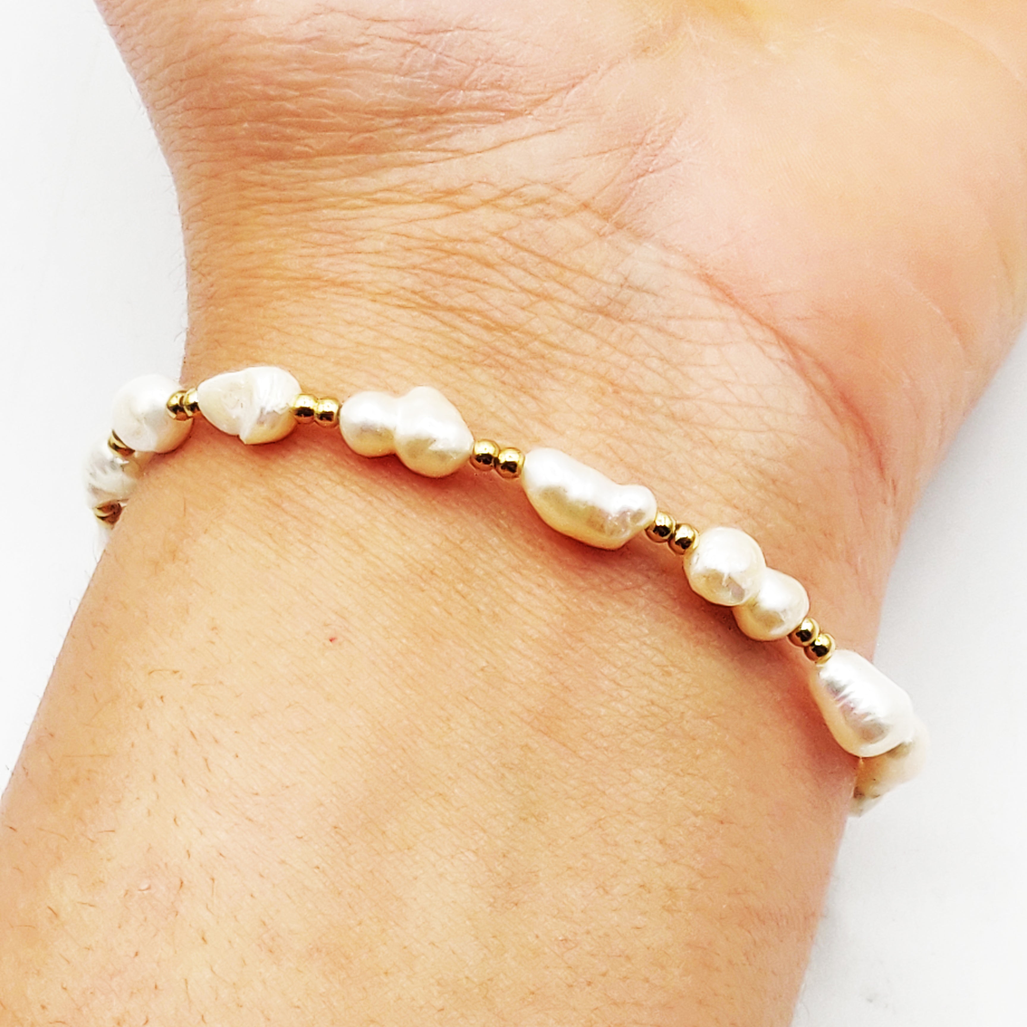 Bracelet Multi Perles d'imitation Blanches et Double Perles d'imitation Dorées