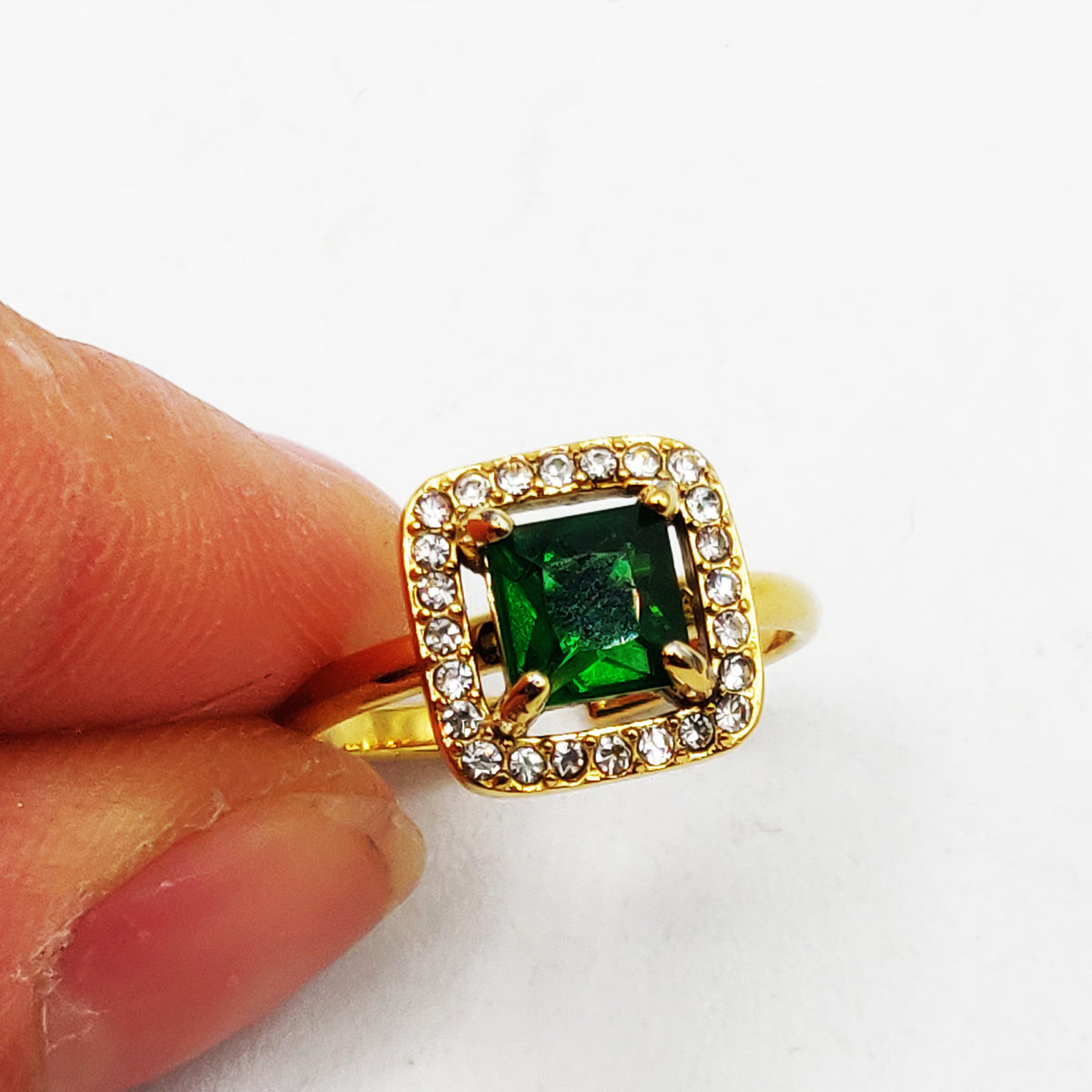 Bague Grand Cristal Vert Tour Cristaux Luxe