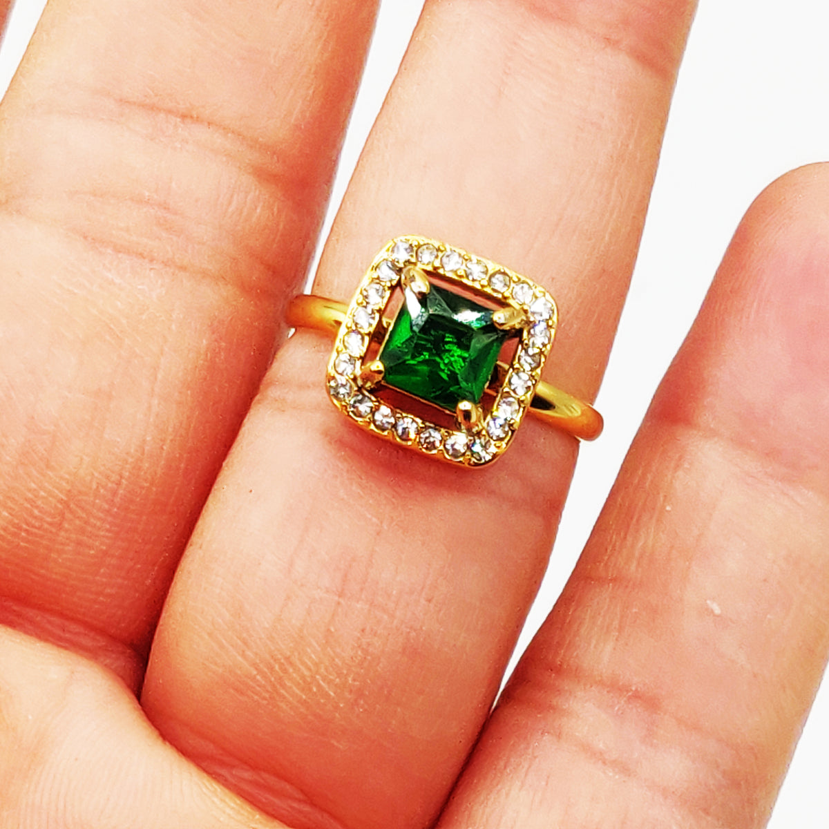 Bague Grand Cristal Vert Tour Cristaux Luxe