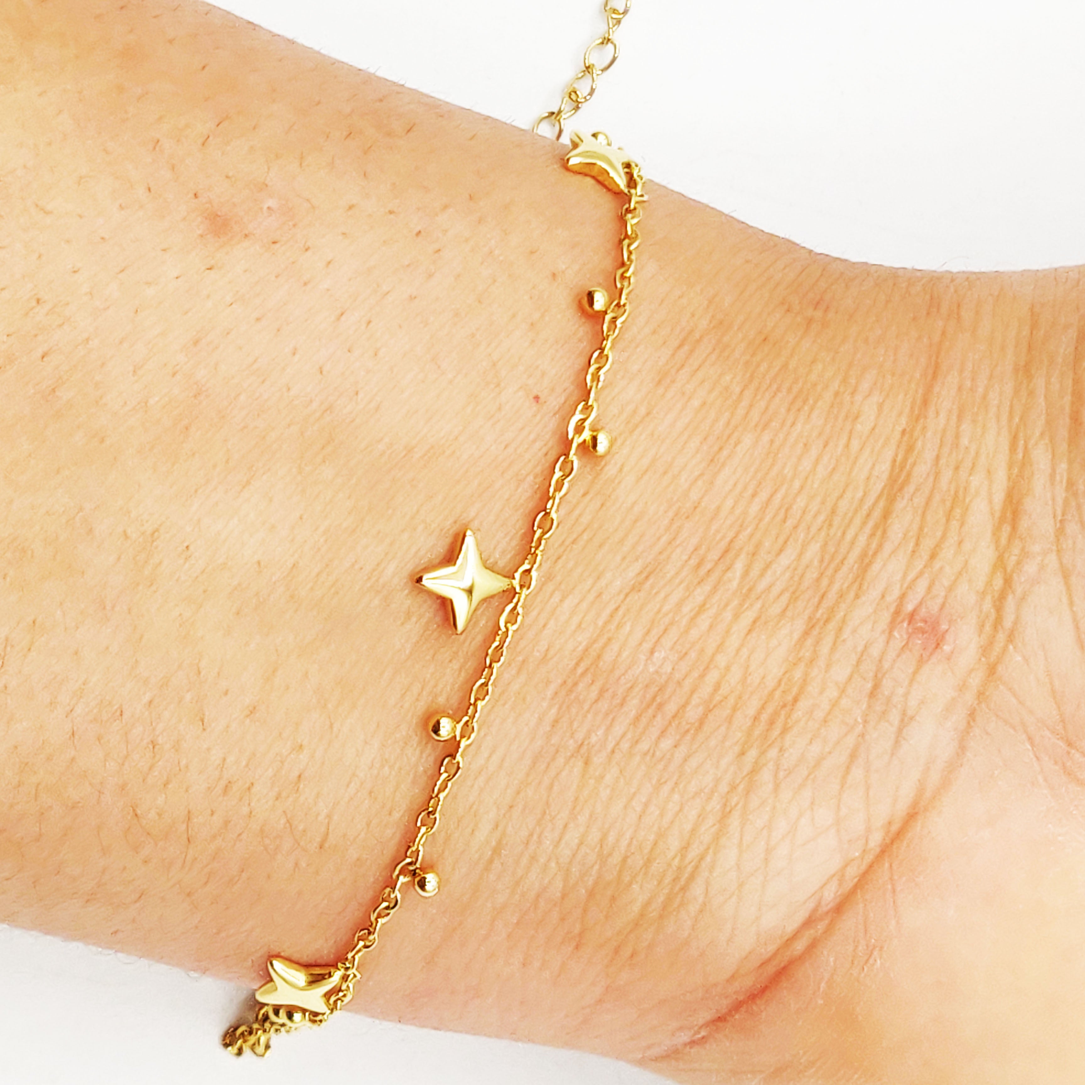 Bracelet Multi Étoiles et Perles d'imitation Dorées