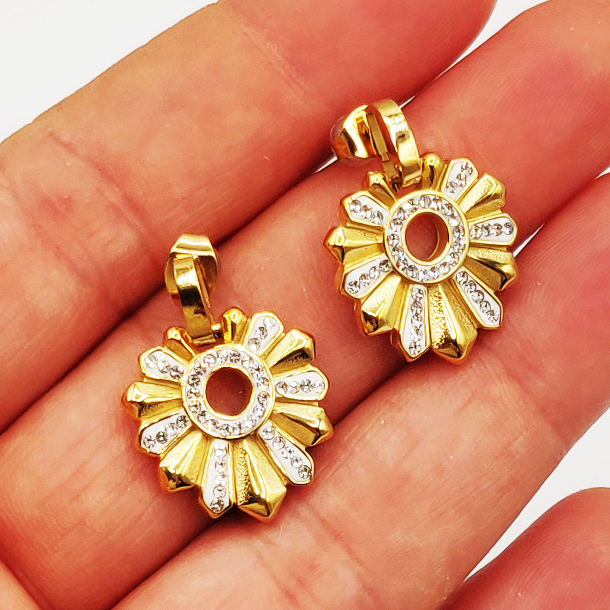 Boucles d'oreilles Torsade Fleur Dorée et Cristaux Luxe