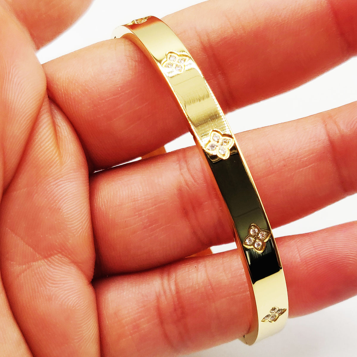 Bracelet Rigide Trèfles Cristaux Intégrés