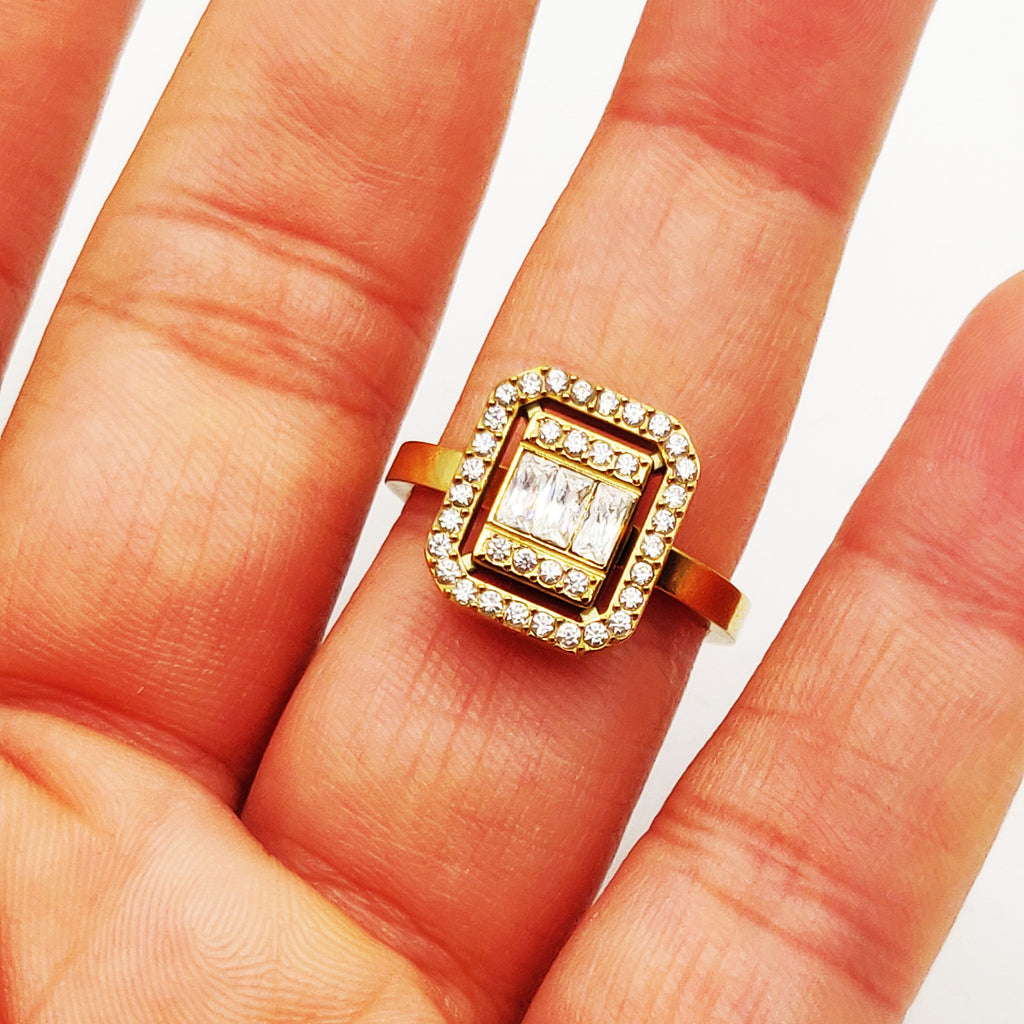 Bague Carré Tour Cristaux Luxe
