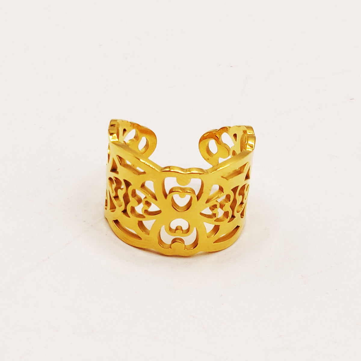 Grande Bague Creusée Motifs Coeurs