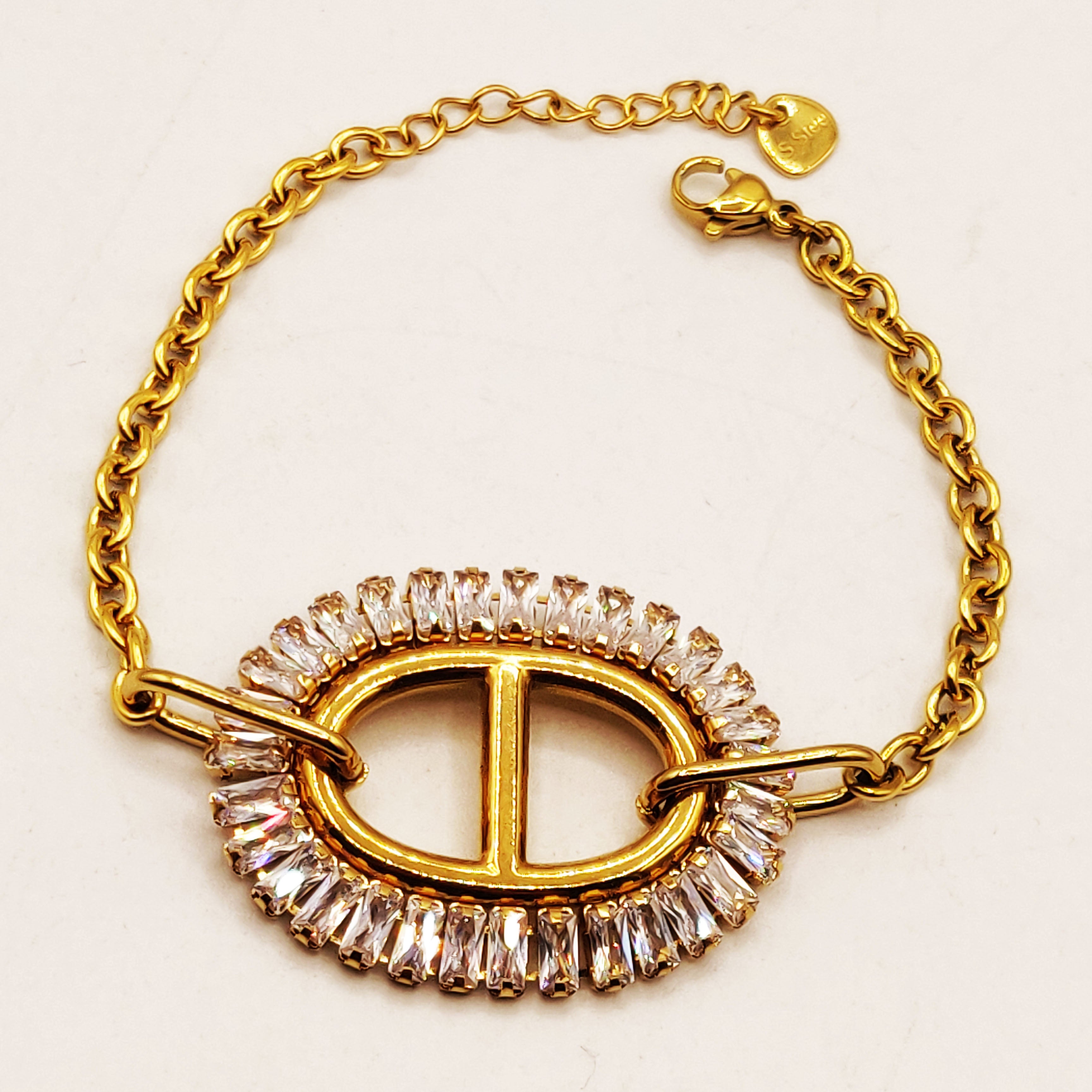 Bracelet Chaîne Grand Pendentif H Luxe Tour Cristaux Rectangulaires