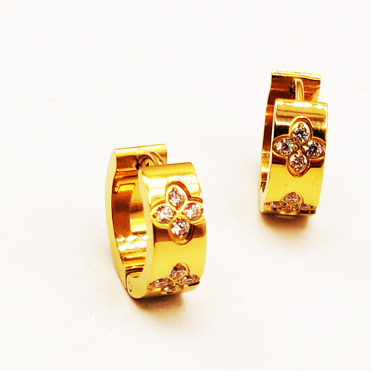 Boucles d'oreilles Trèfles Cristaux Intégrés