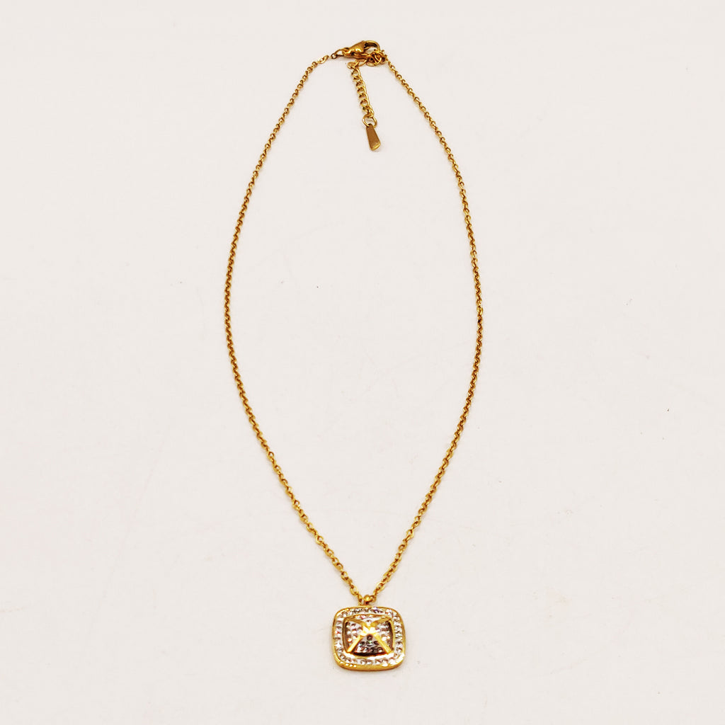 Collier Carré Bombé Cristaux X Petit