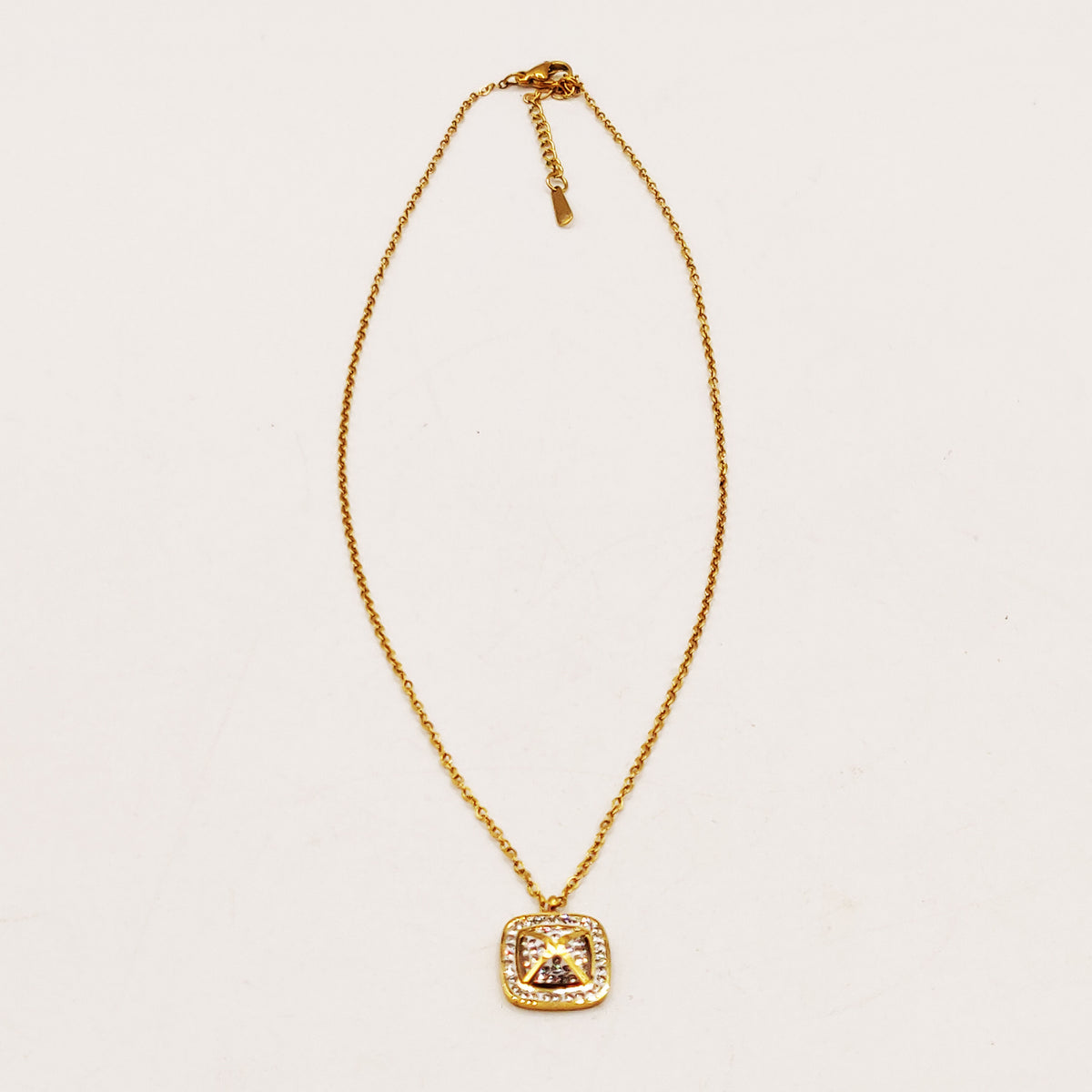 Collier Carré Bombé Cristaux X Petit