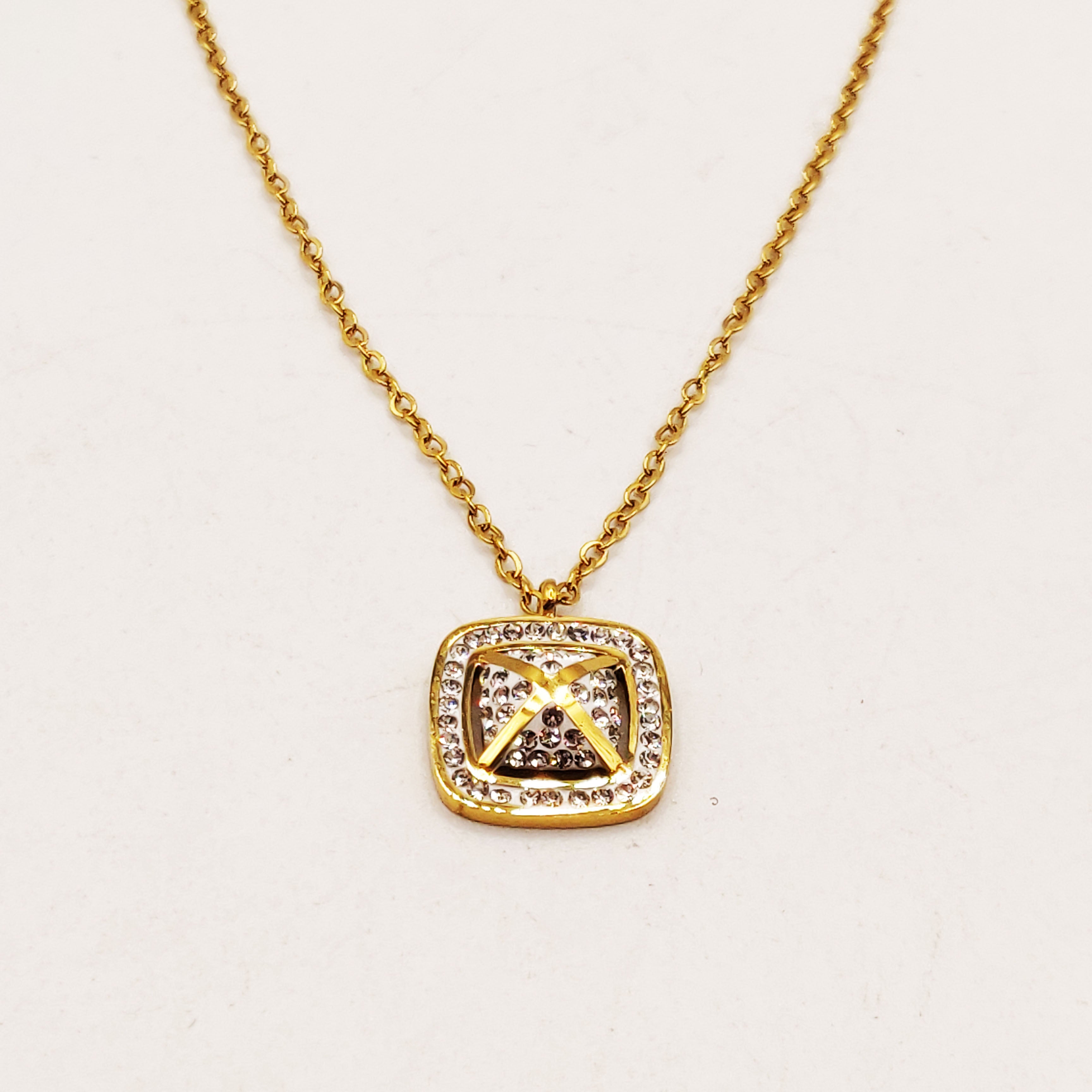 Collier Carré Bombé Cristaux X Petit