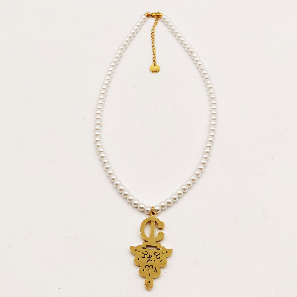 Collier Multi Perles d'imitation Blanches Pendentif Fibule Berbère