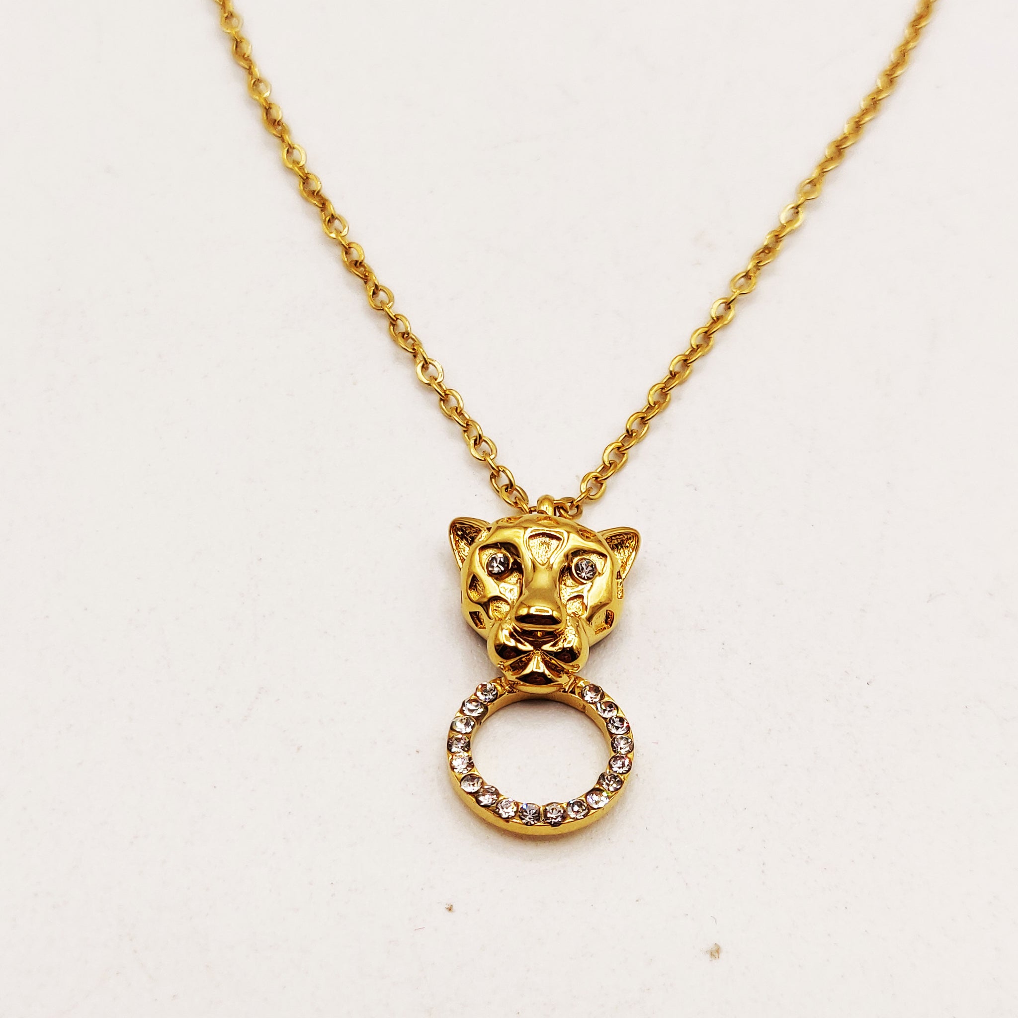 Collier Petite Tête Jaguar Cercle Cristaux Luxe