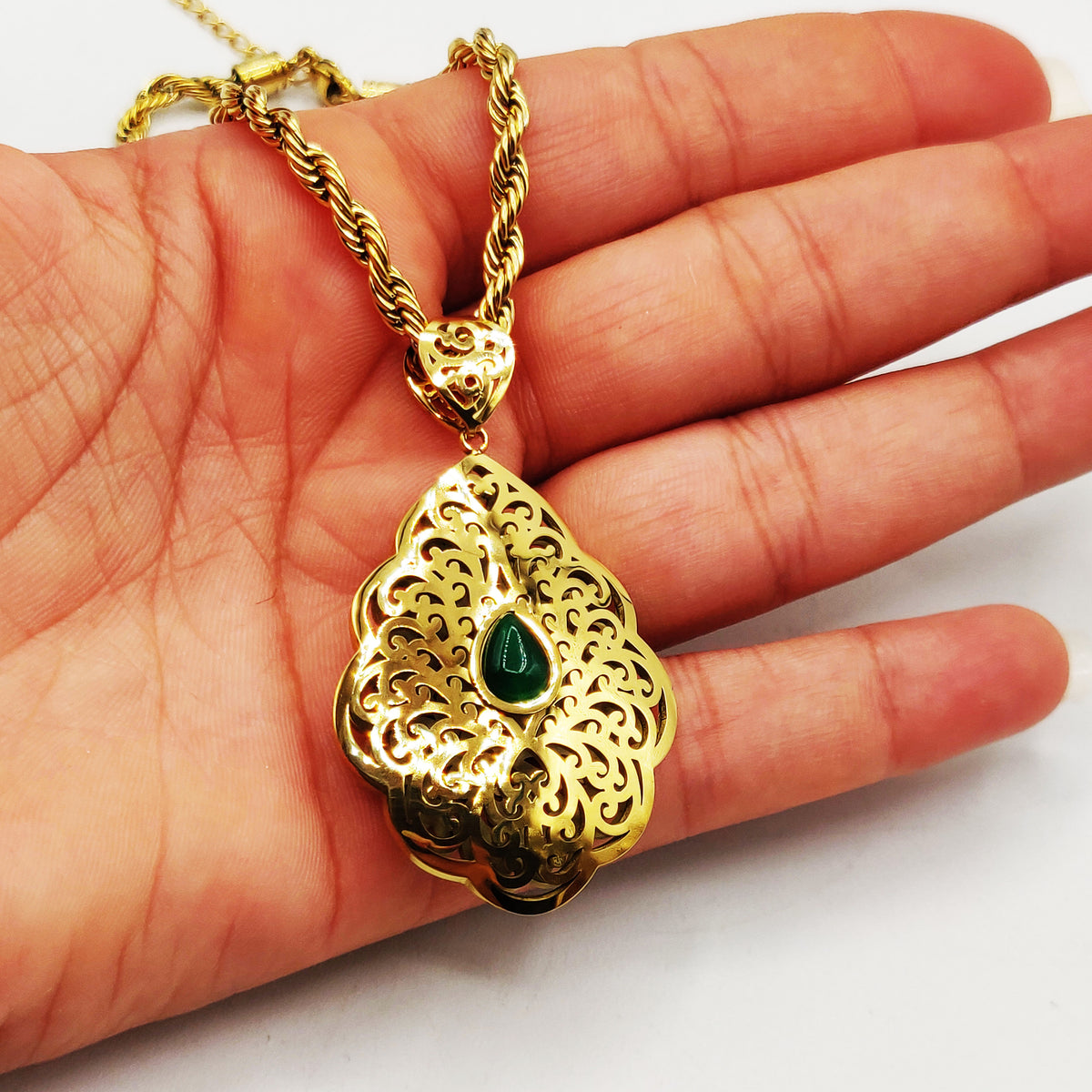 Collier Torsade Rosace Orientale Pierre Verte