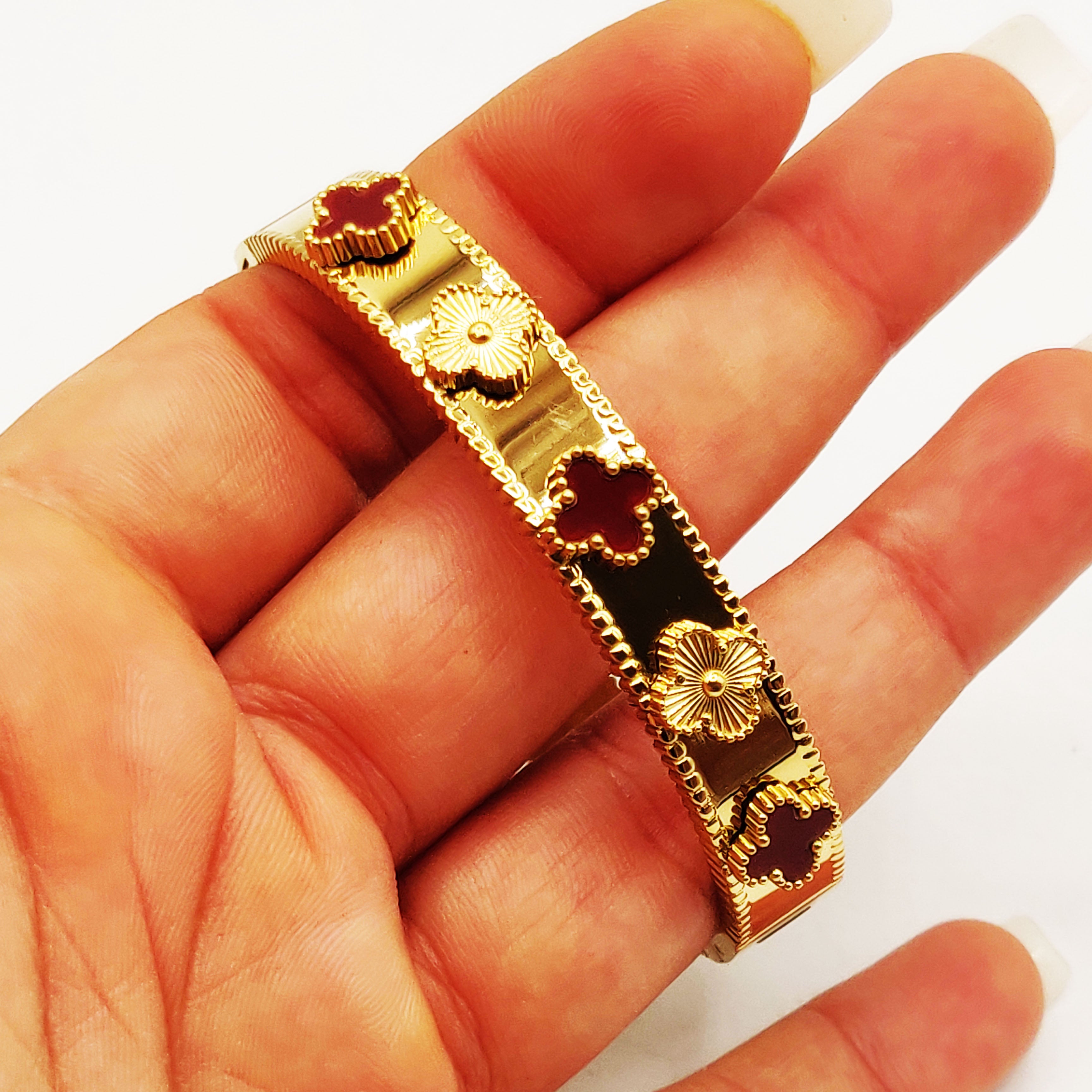 Bracelet Rigide Trèfles Dorés et Bordeaux Luxe