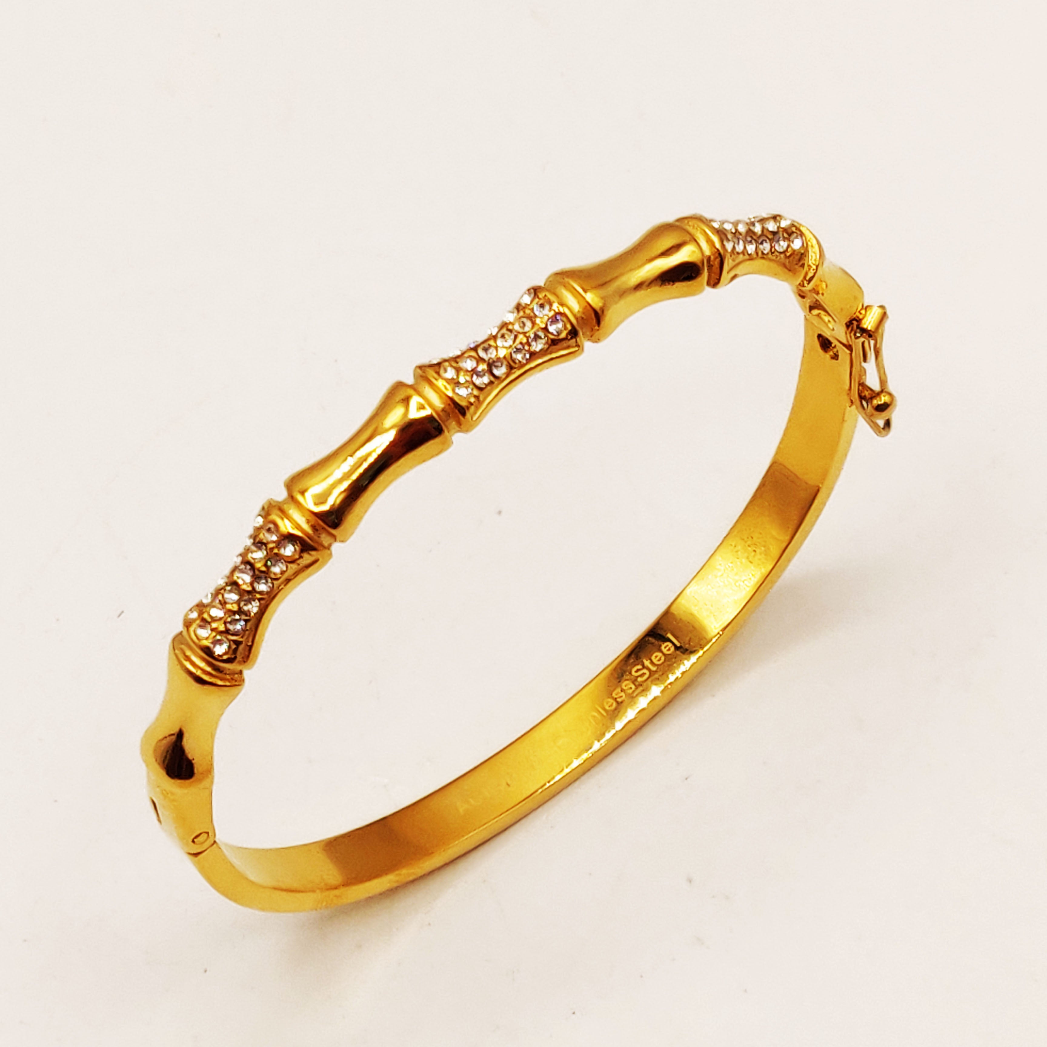 Bracelet Rigide Os Dorés et Cristaux Luxe