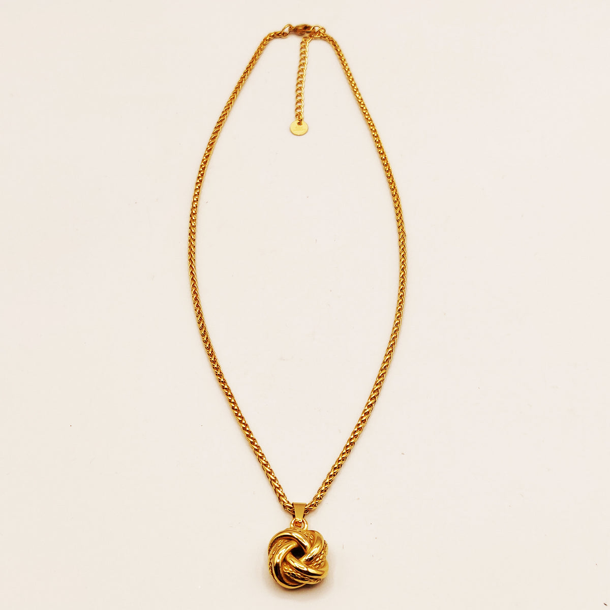 Collier Torsade Boule de Noeuds Luxe