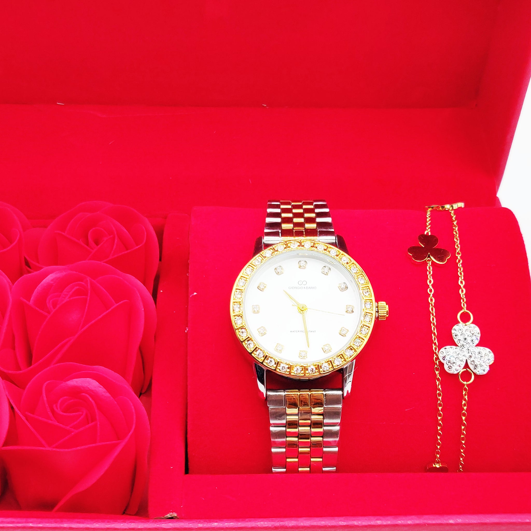 Coffret Cadeau Montre Giorgio & Dario EU6465 Fond Blanc avec Bracelet Double Trèfle à 3 Coeurs et Roses Rouges