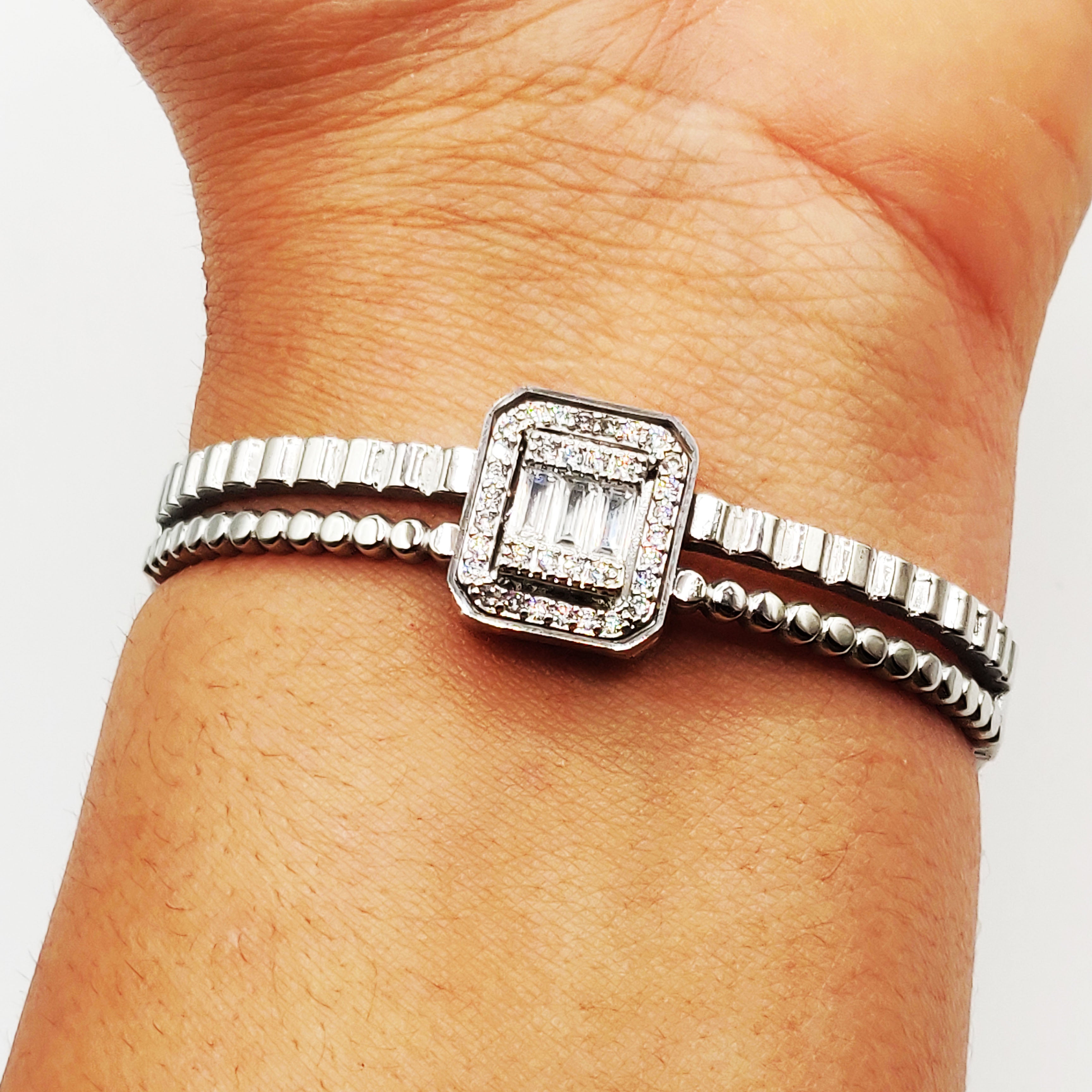 Bracelet Rigide Bosses Carré Cristaux Luxe Argenté