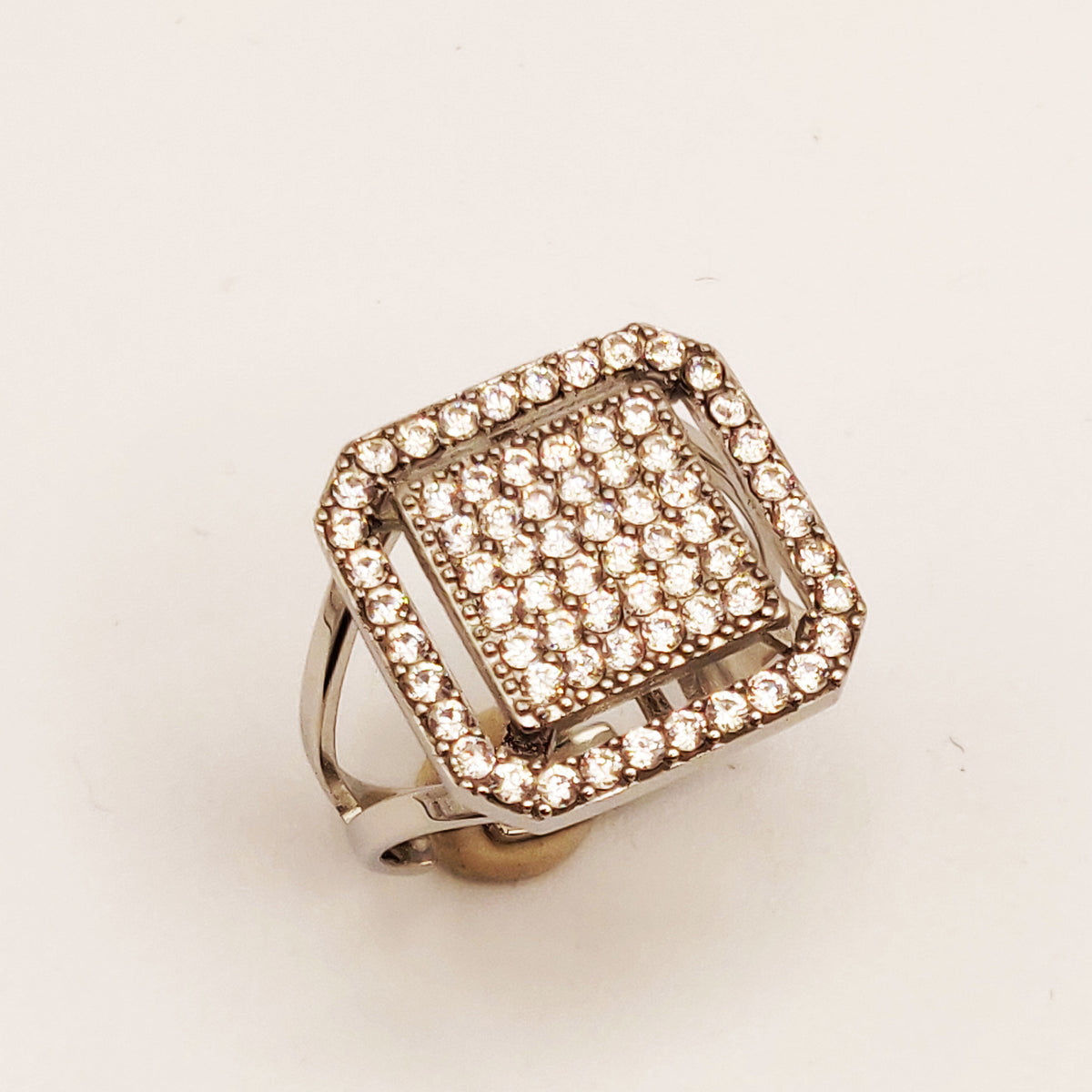 Bague Bosses Carré Cristaux Luxe Argenté
