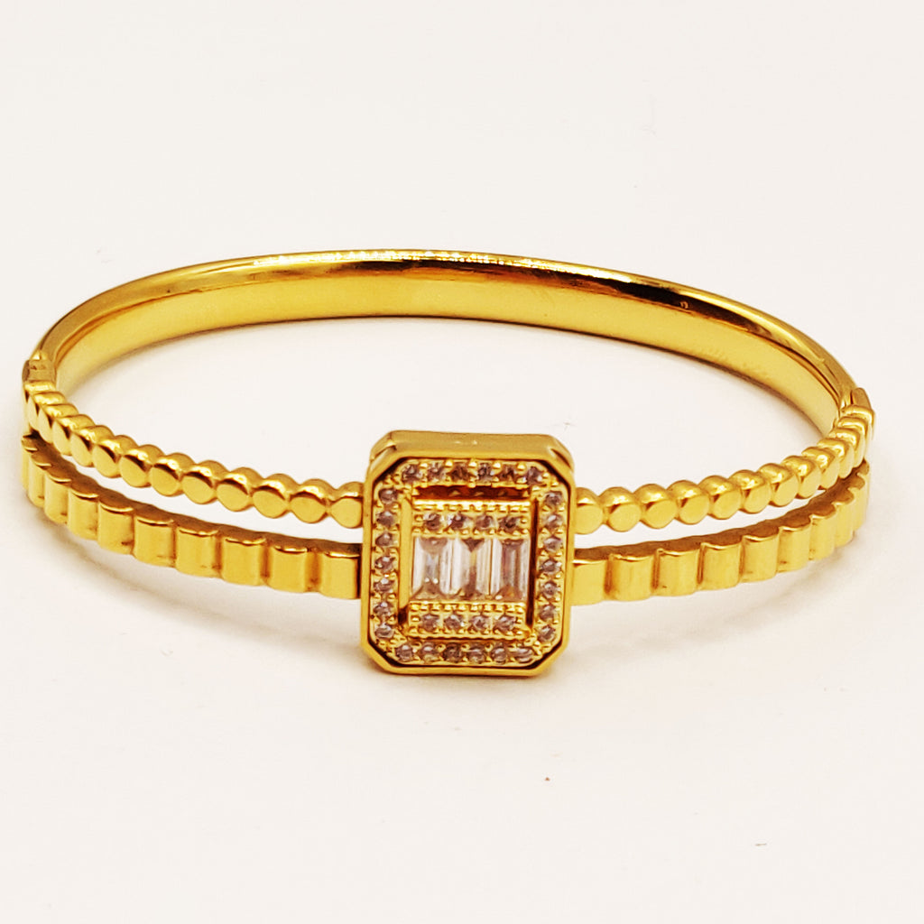 Bracelet Rigide Bosses Carré Cristaux Luxe Doré