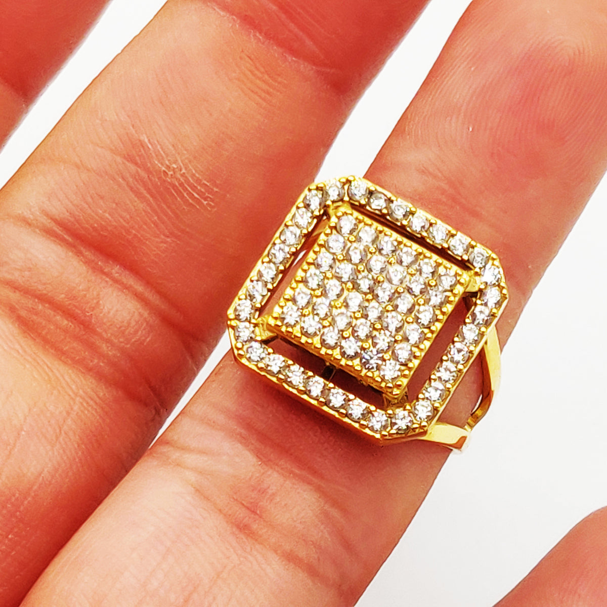 Bague Bosses Carré Cristaux Luxe Doré