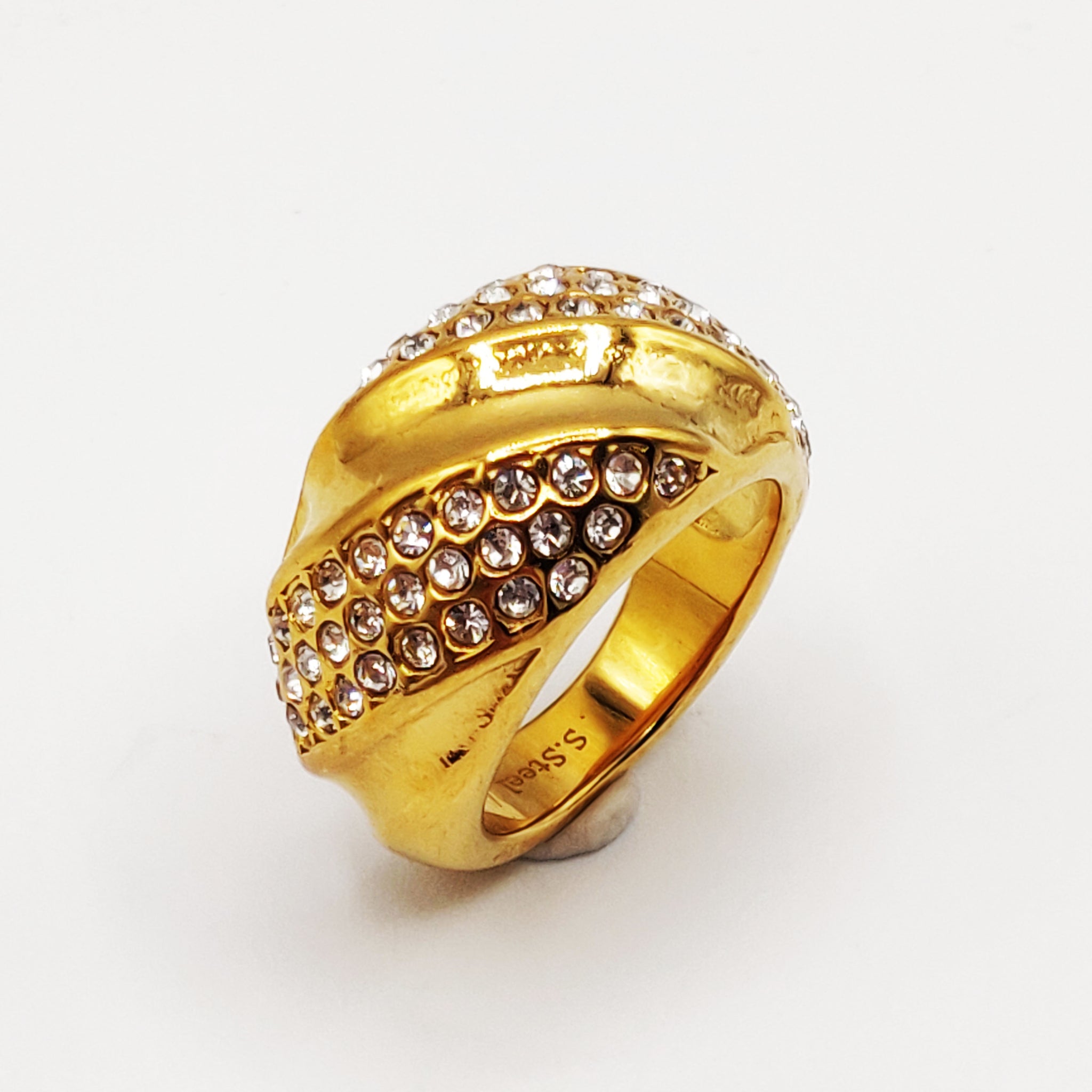 Bague Bombé Motifs Cristaux Luxe