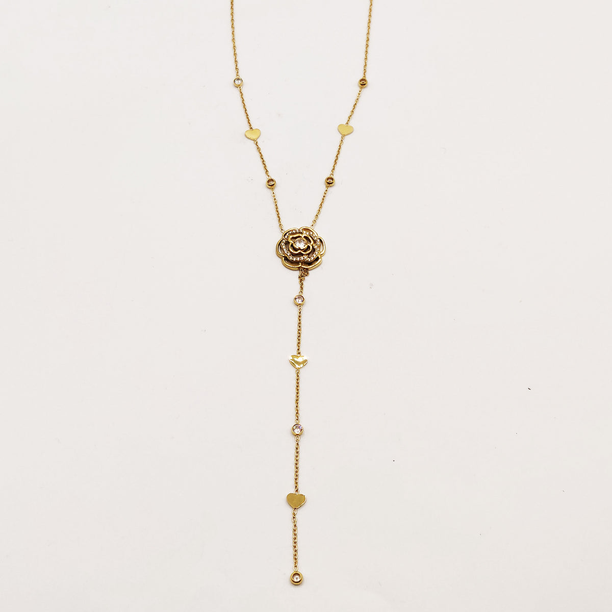 Collier Fleur Cristaux et Coeurs Descendant