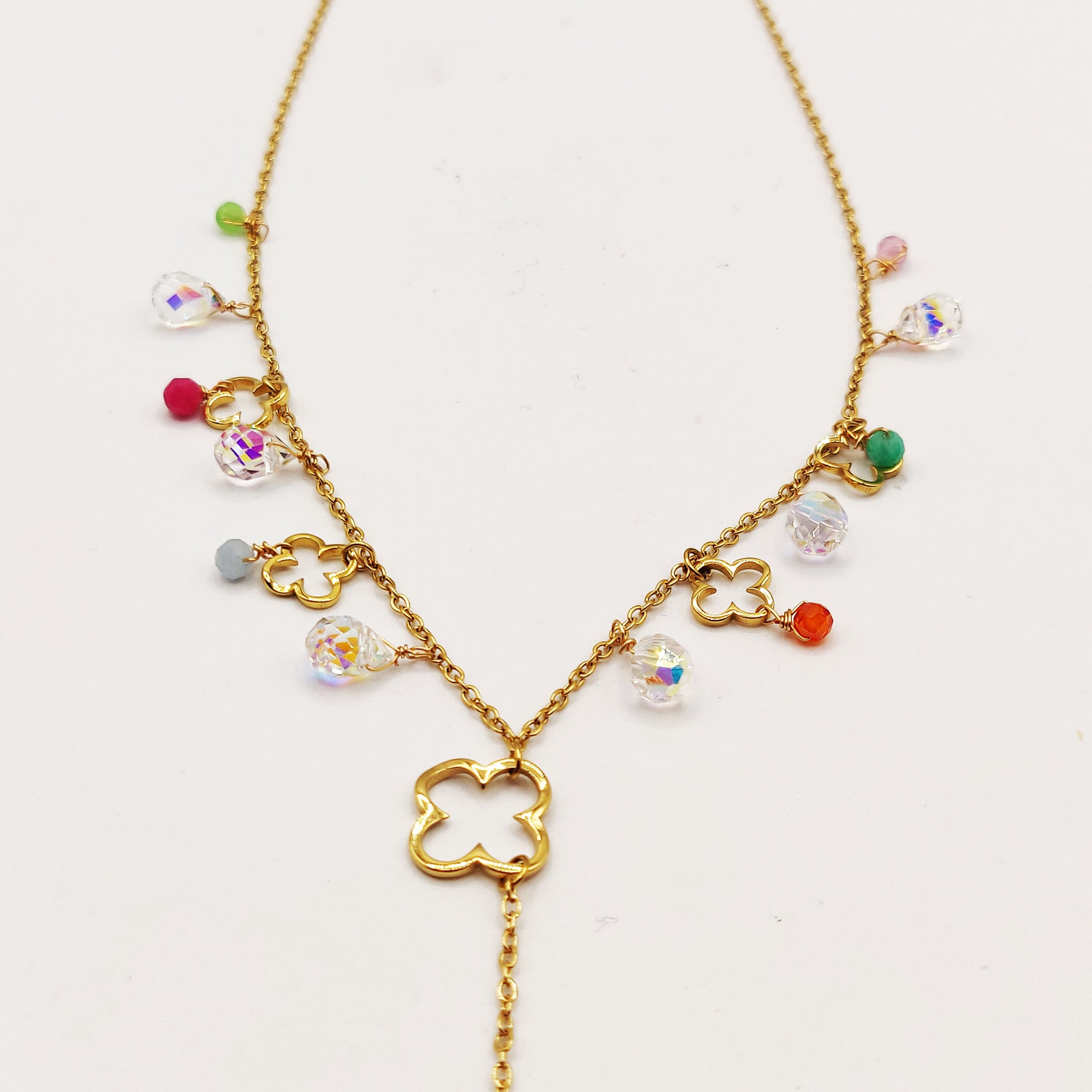 Collier Trèfles Creux et Cristaux Multicolores